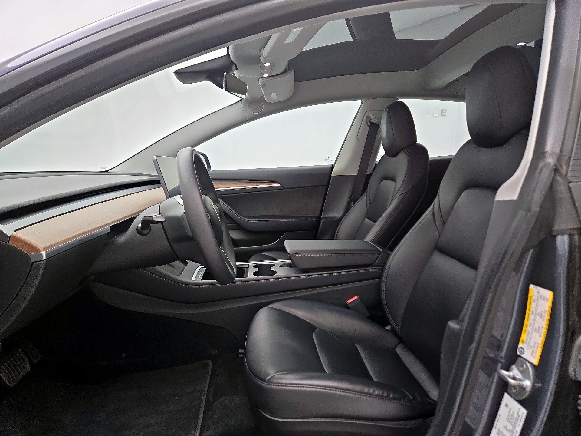 Thumbnail: 2022 Tesla Model 3 - 11