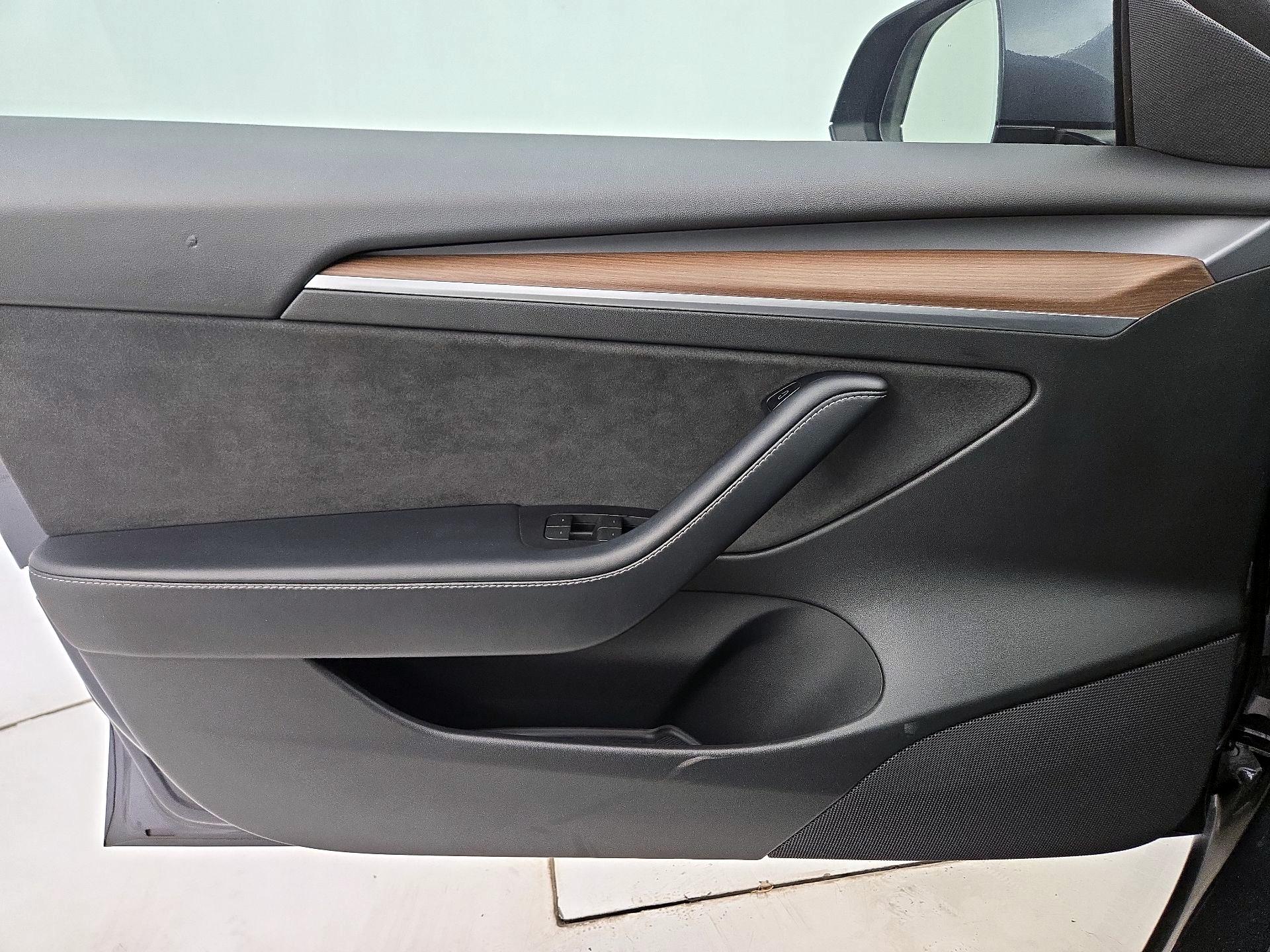 Thumbnail: 2022 Tesla Model 3 - 12