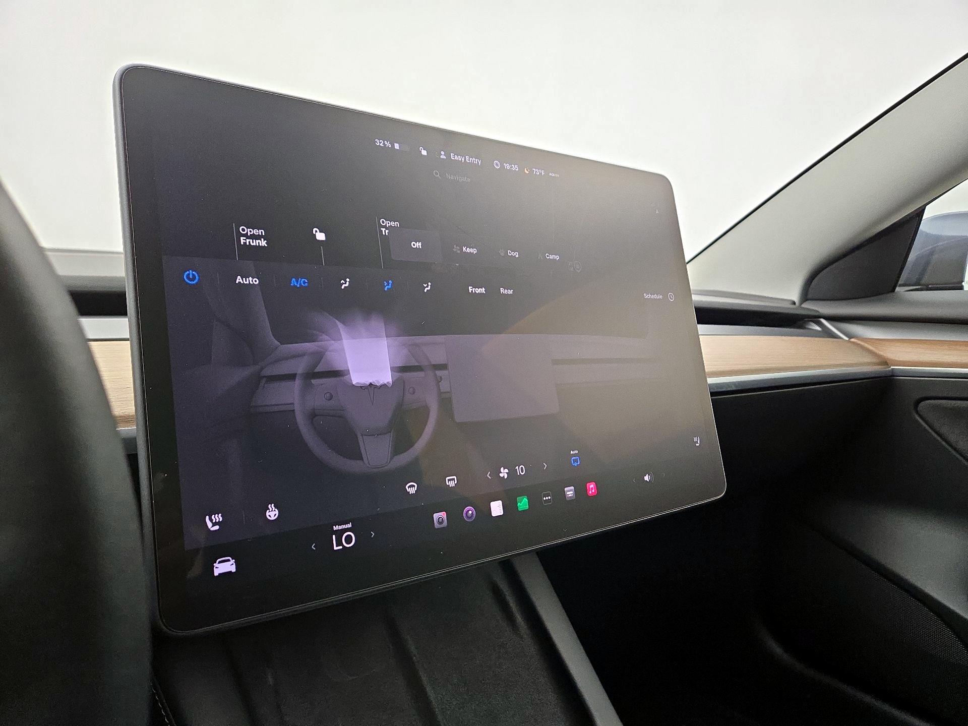 Thumbnail: 2022 Tesla Model 3 - 16