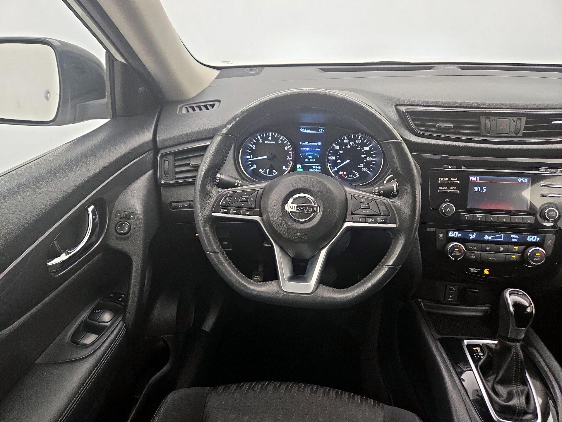 Thumbnail: 2017 Nissan Rogue - 10