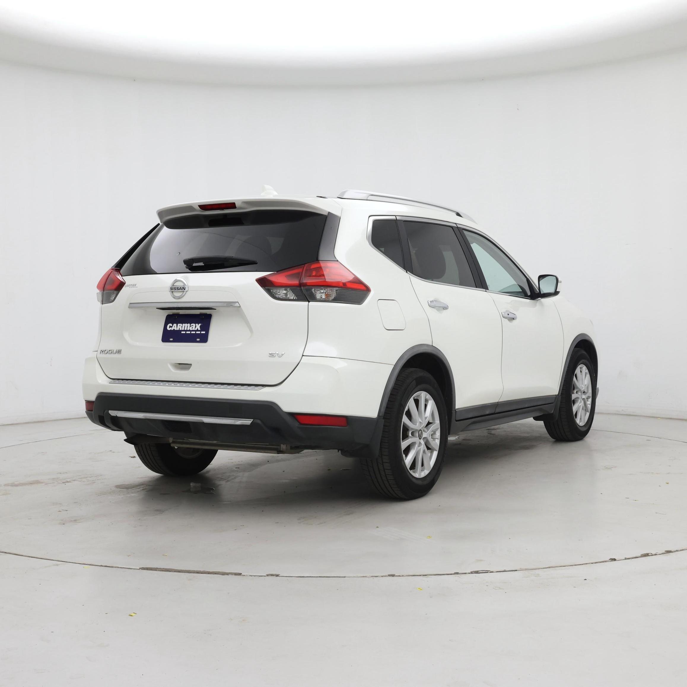 Thumbnail: 2017 Nissan Rogue - 8