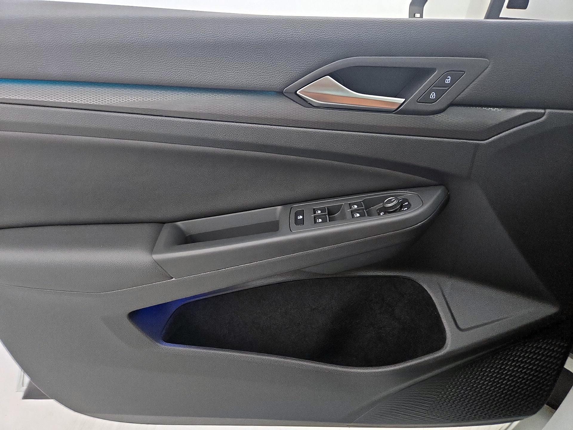 Thumbnail: 2022 Volkswagen Golf - 12