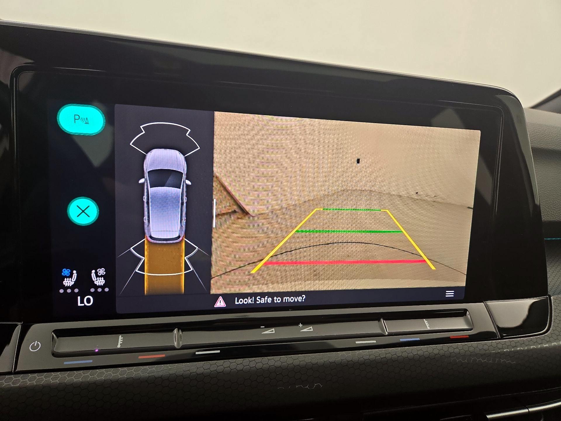 Thumbnail: 2022 Volkswagen Golf - 15