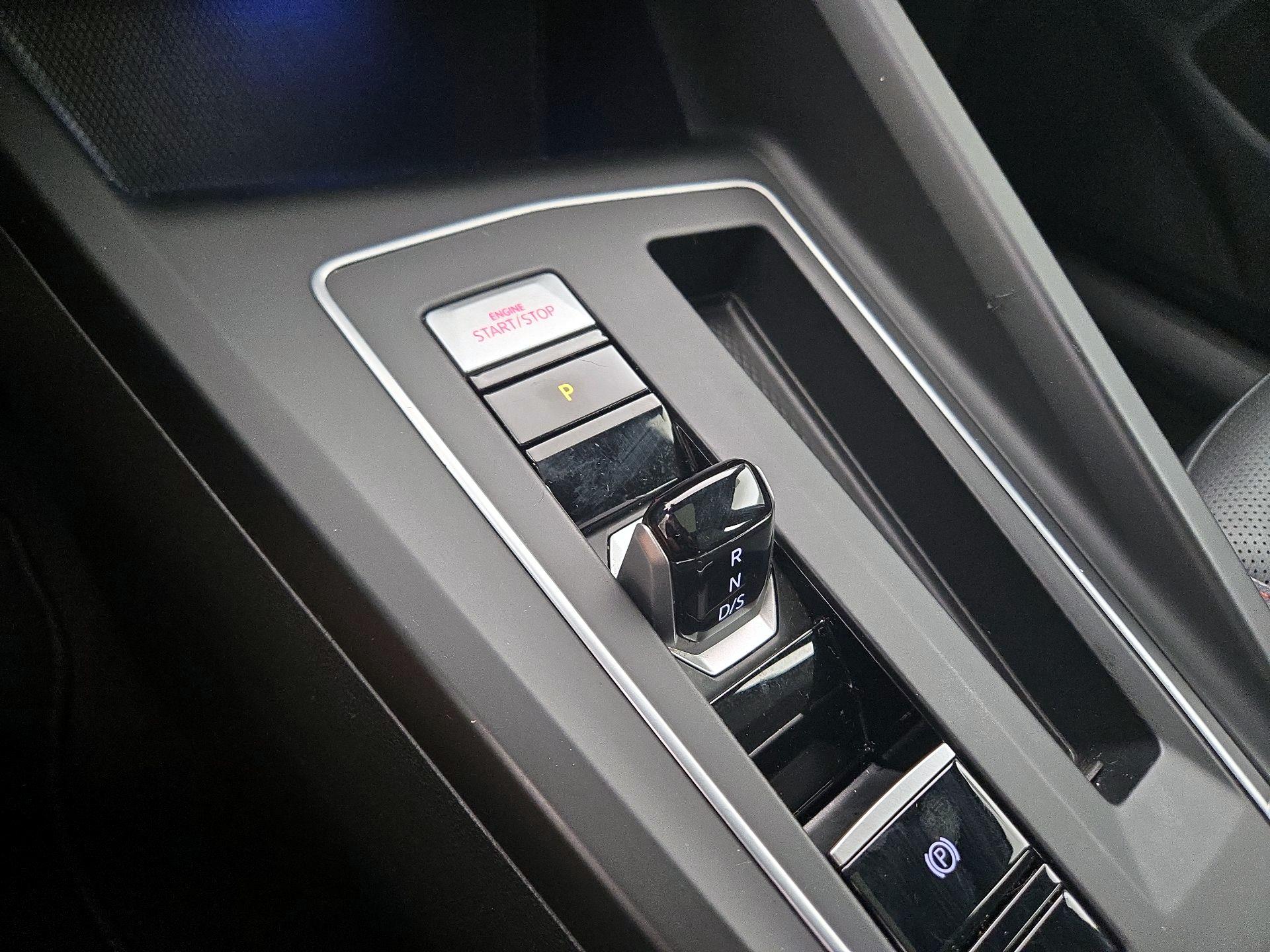 Thumbnail: 2022 Volkswagen Golf - 18