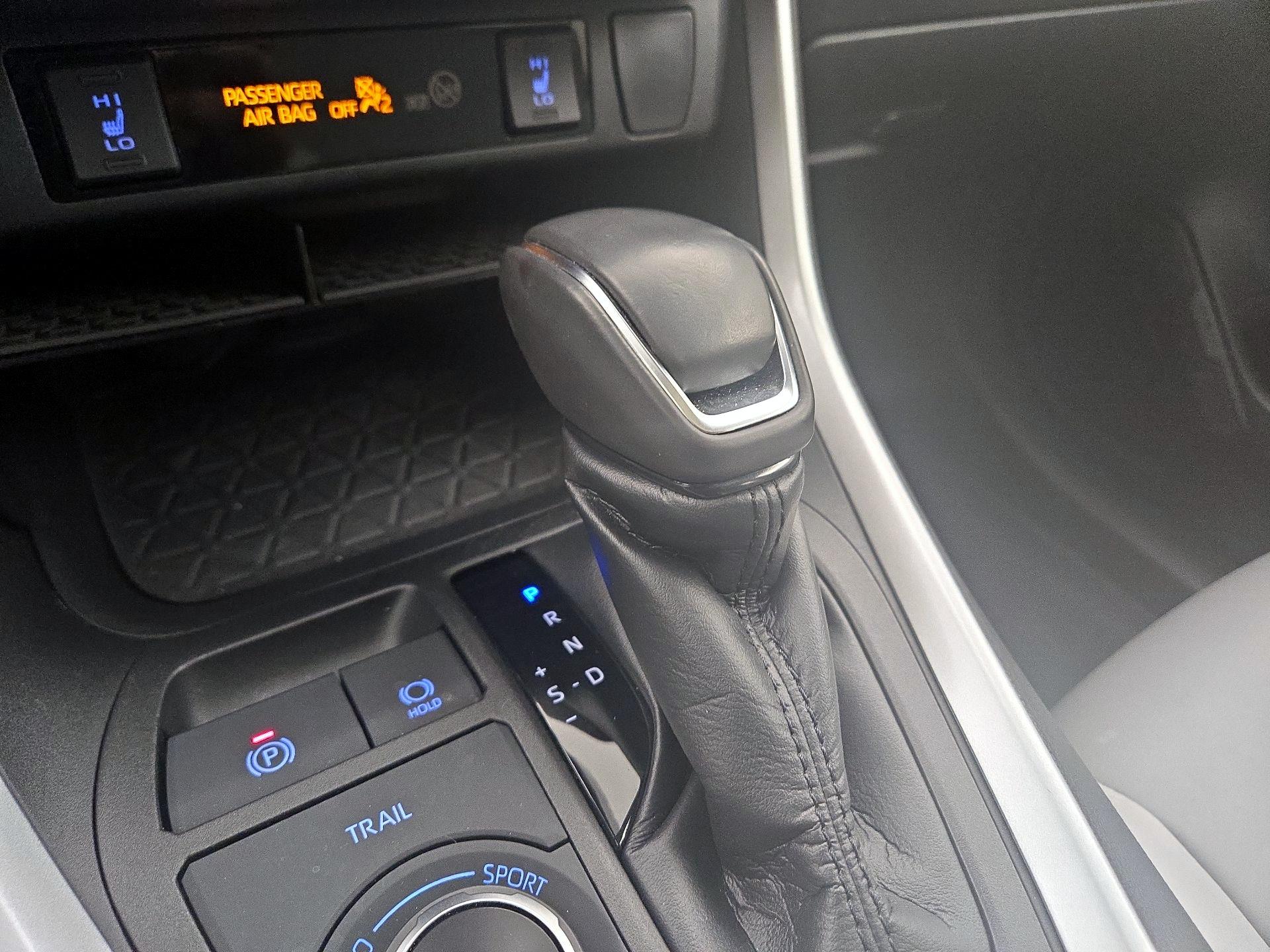 Thumbnail: 2022 Toyota RAV4 - 17