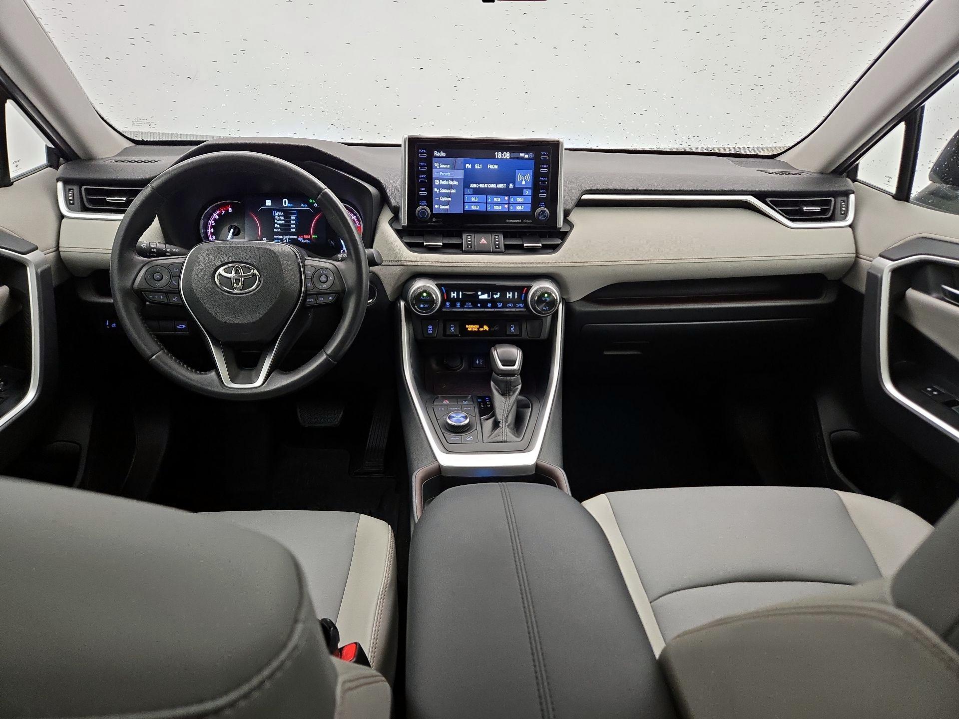 Thumbnail: 2019 Toyota RAV4 - 9