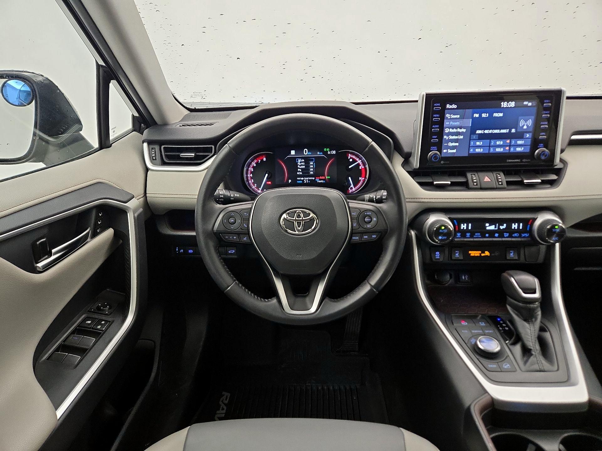 Thumbnail: 2019 Toyota RAV4 - 10