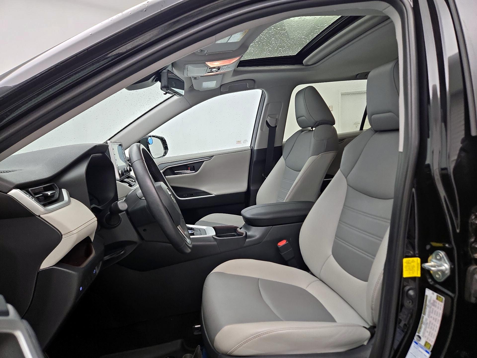 Thumbnail: 2019 Toyota RAV4 - 11