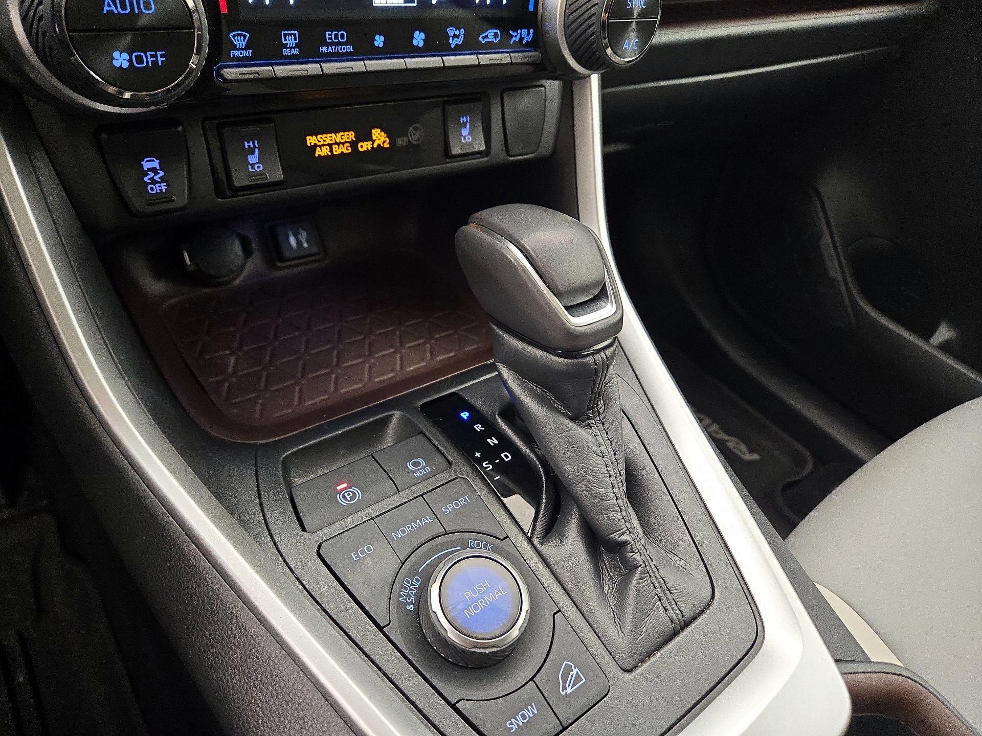 Thumbnail: 2019 Toyota RAV4 - 17