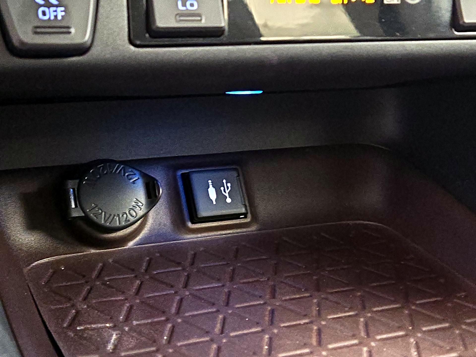 Thumbnail: 2019 Toyota RAV4 - 18