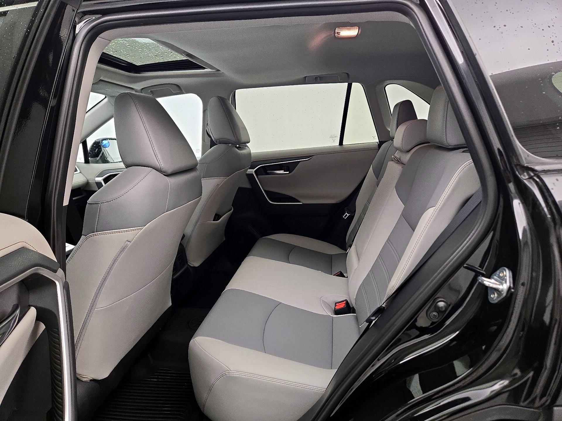 Thumbnail: 2019 Toyota RAV4 - 20