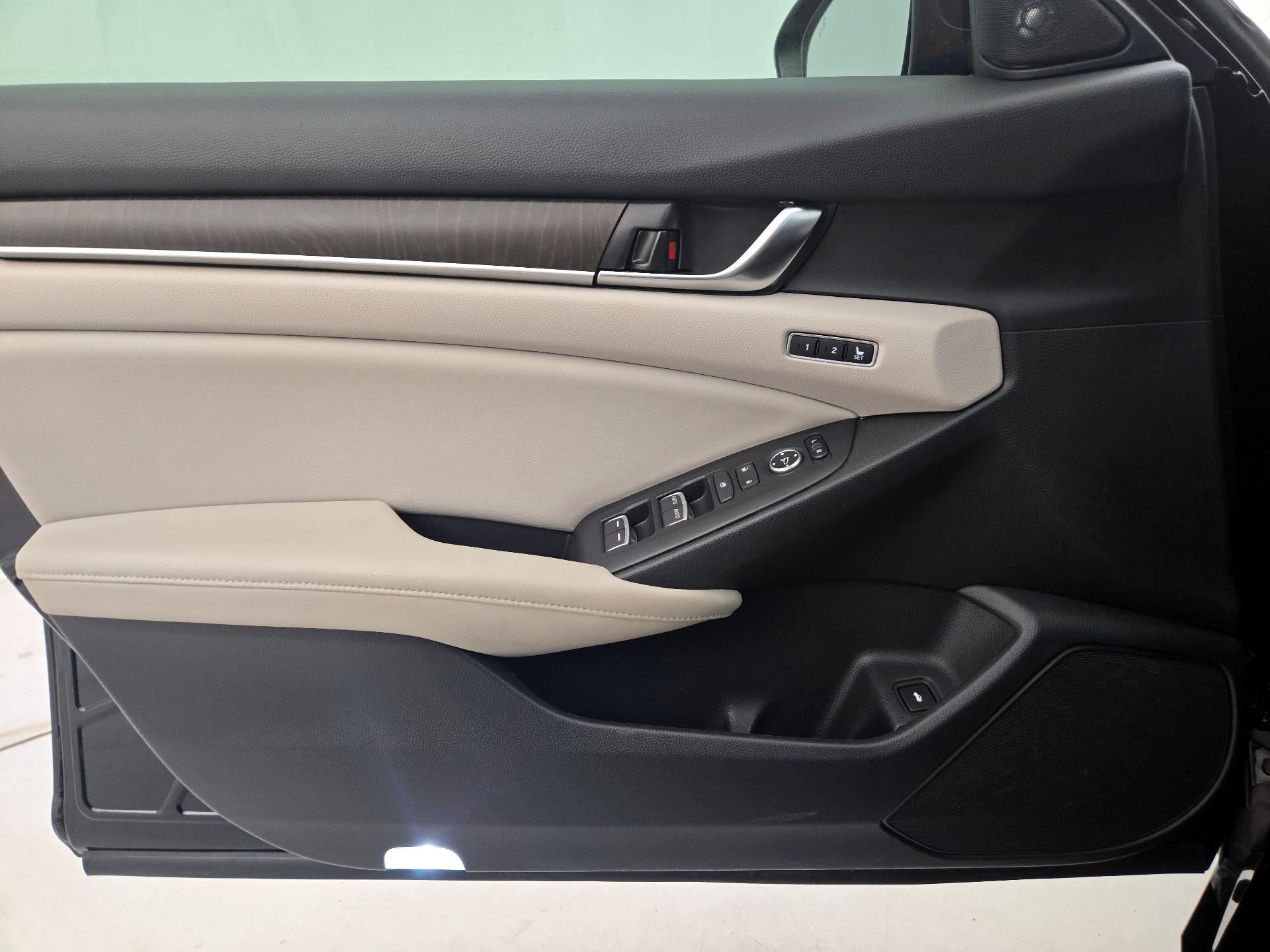 Thumbnail: 2018 Honda Accord - 12