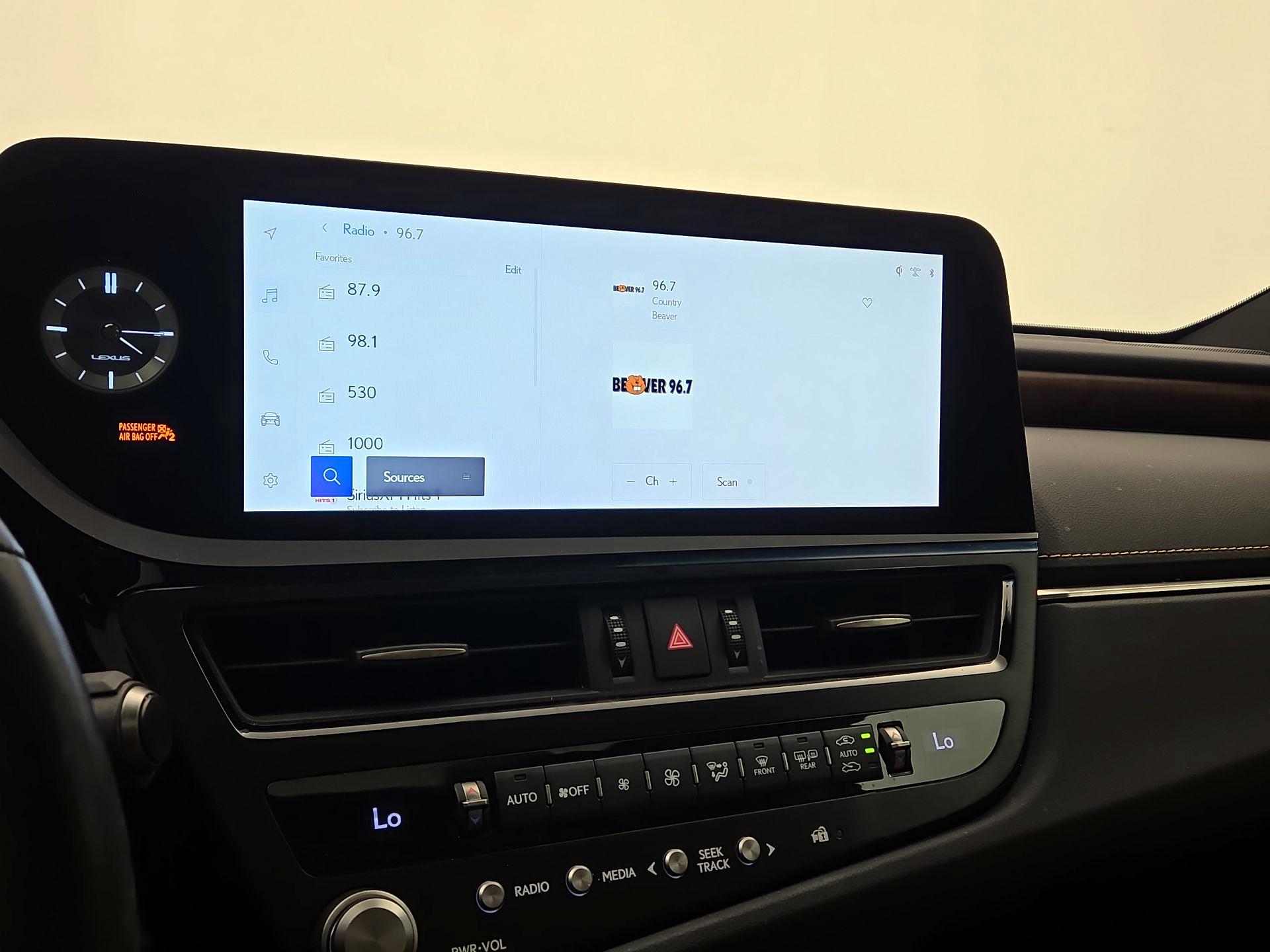 Thumbnail: 2023 Lexus ES - 15