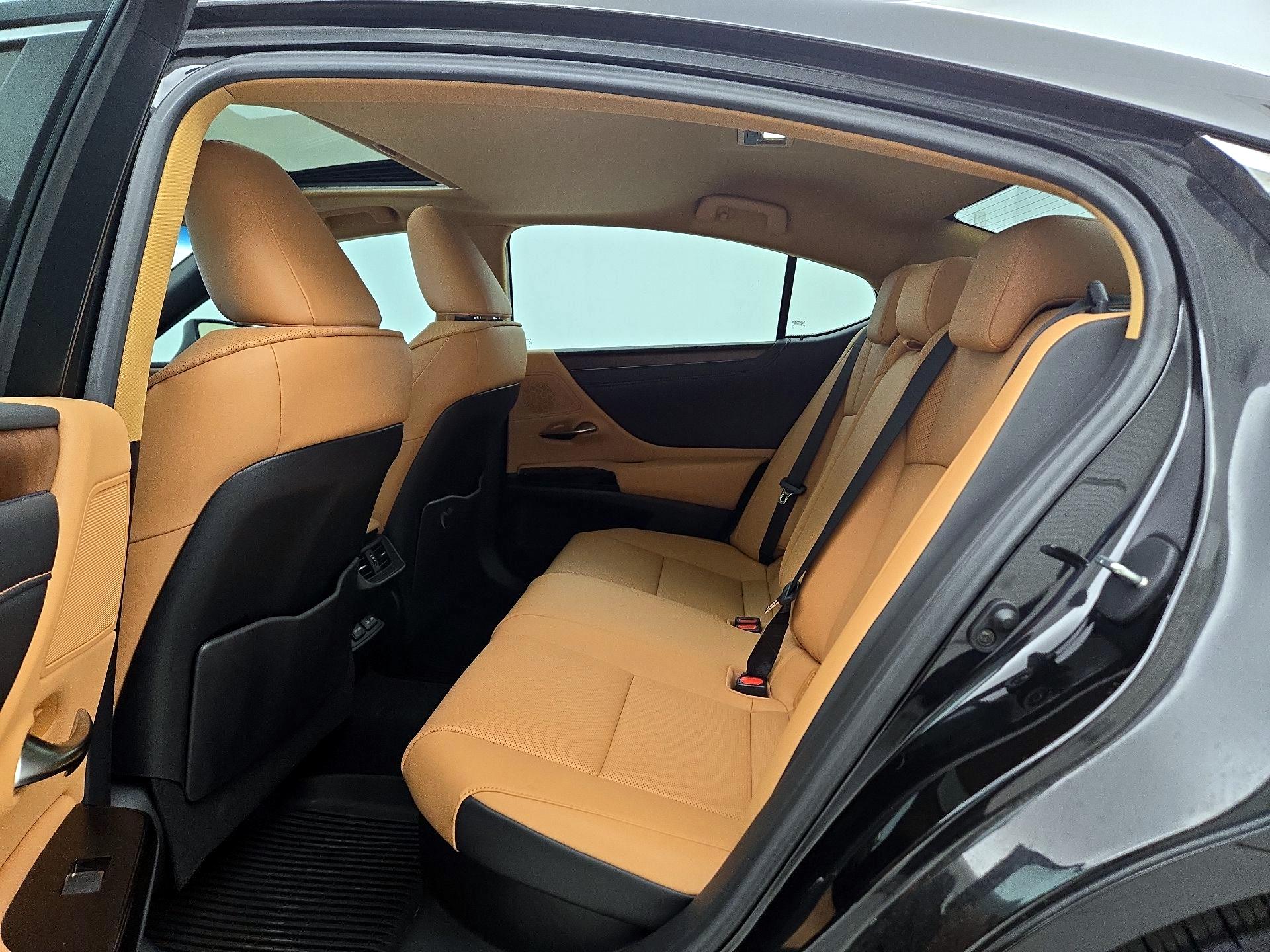 Thumbnail: 2023 Lexus ES - 20