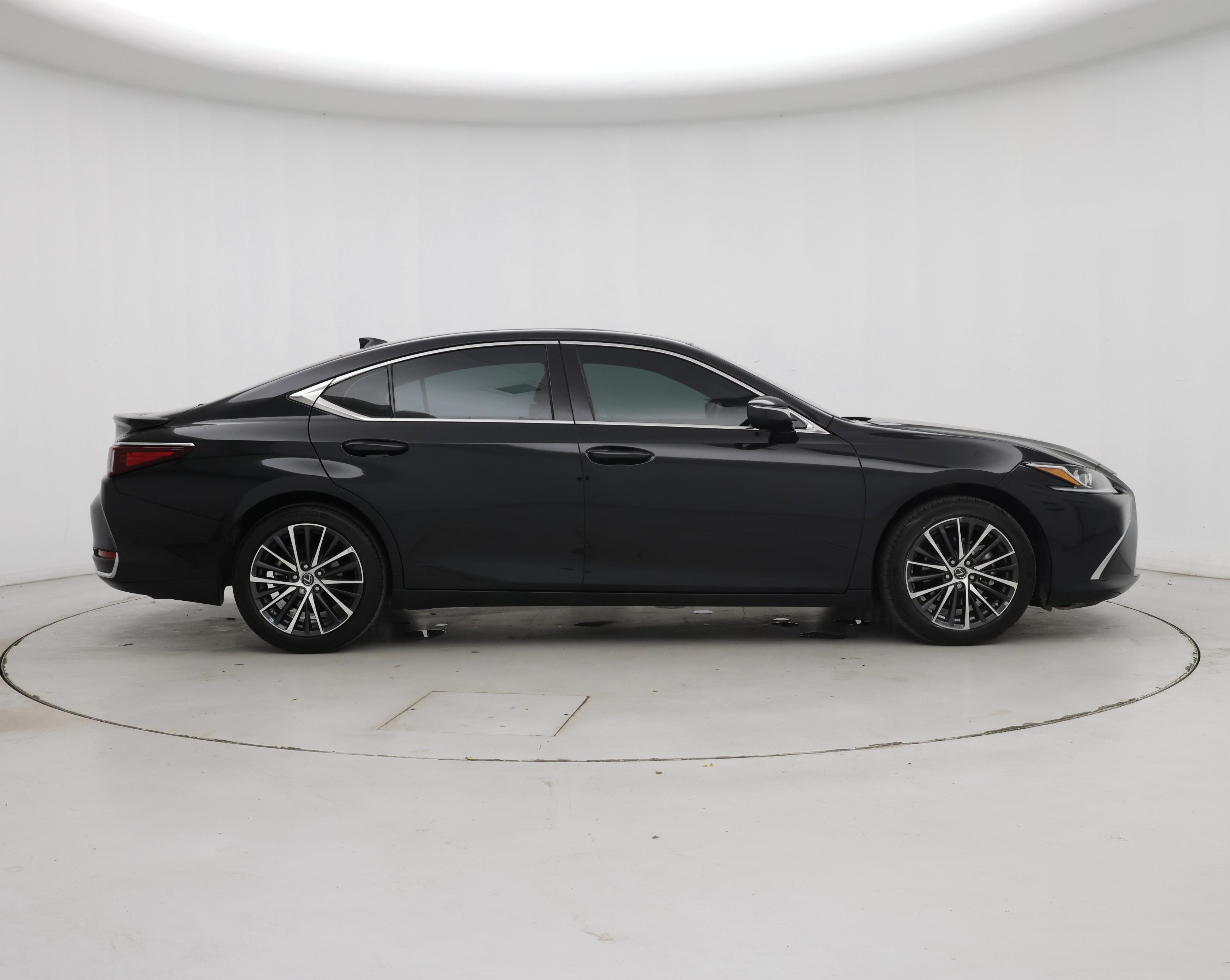 Thumbnail: 2023 Lexus ES - 7