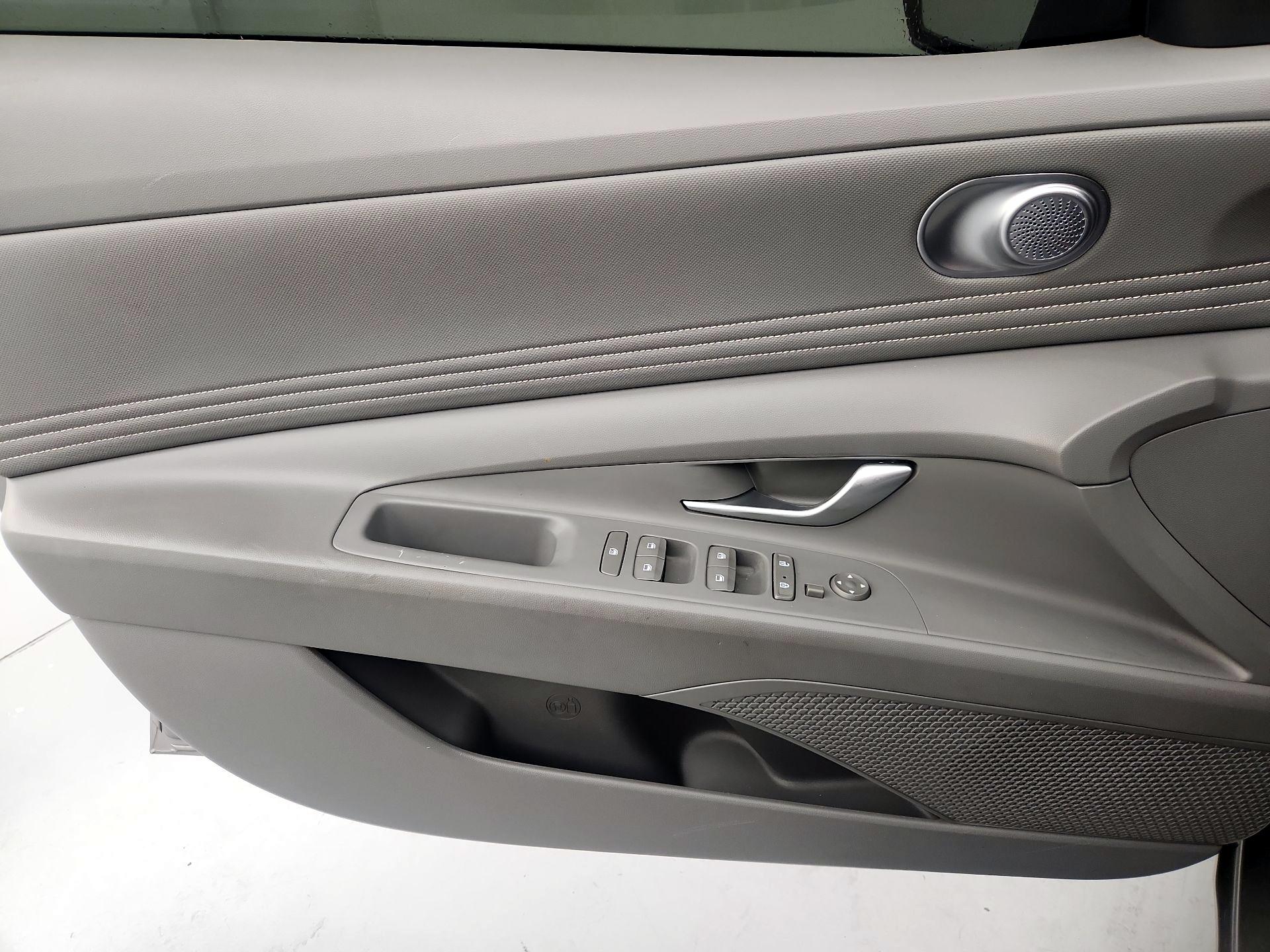 Thumbnail: 2023 Hyundai Elantra - 12