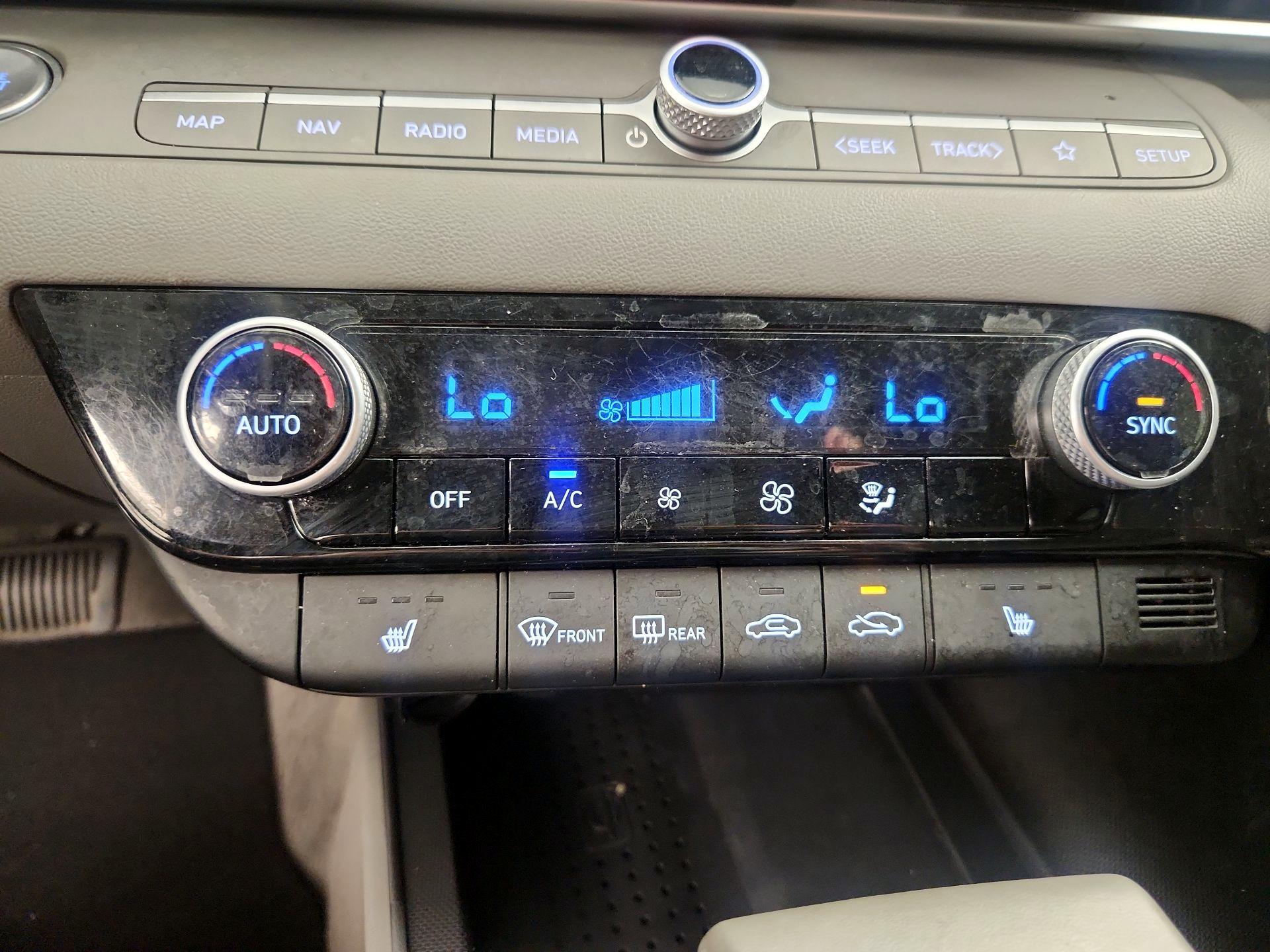 Thumbnail: 2023 Hyundai Elantra - 17