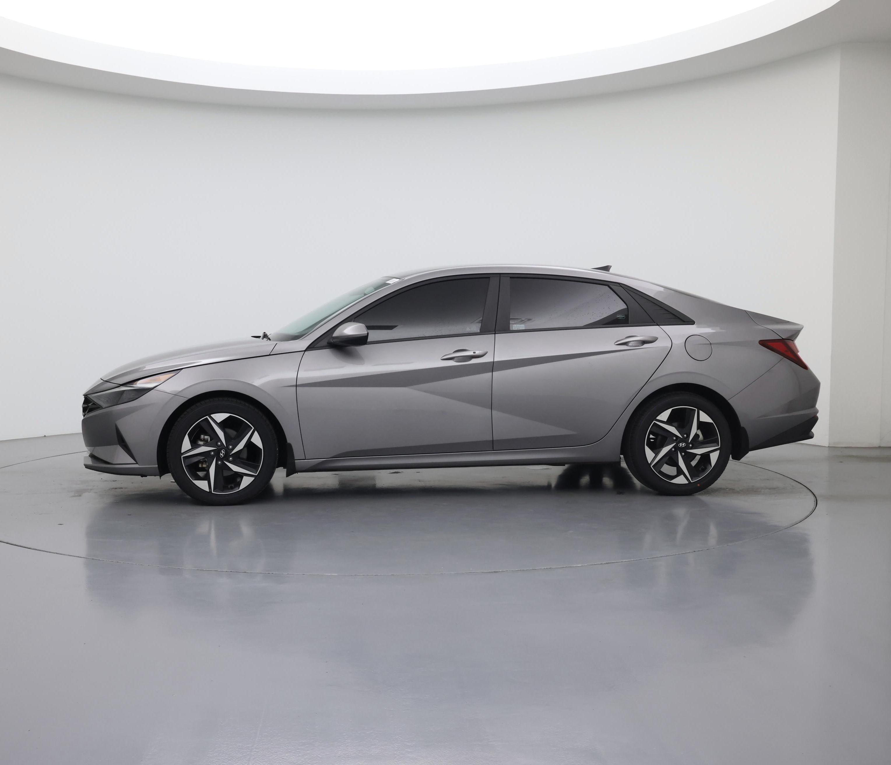 Thumbnail: 2023 Hyundai Elantra - 3