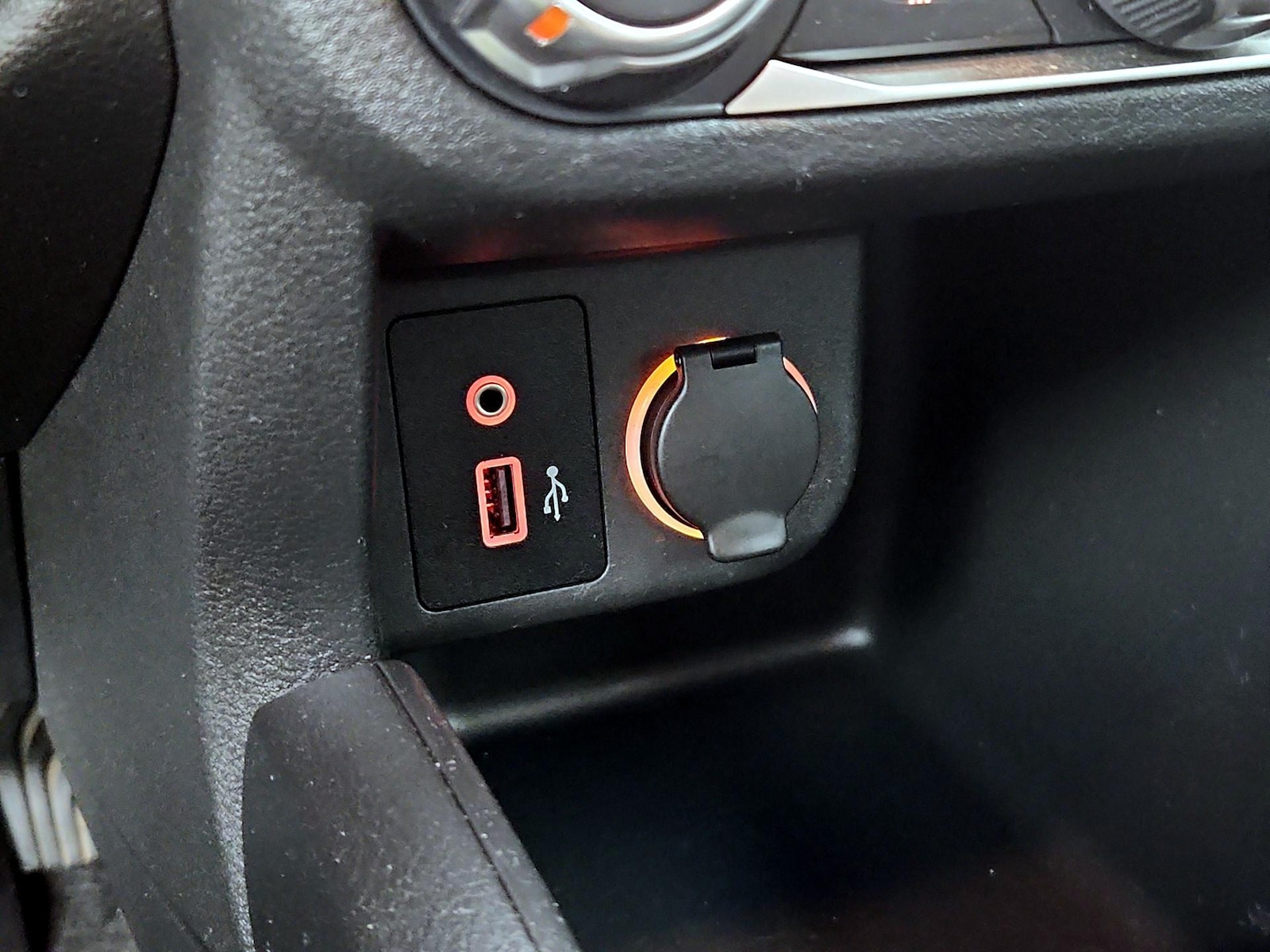 2024 Nissan Kicks S - Photo 19