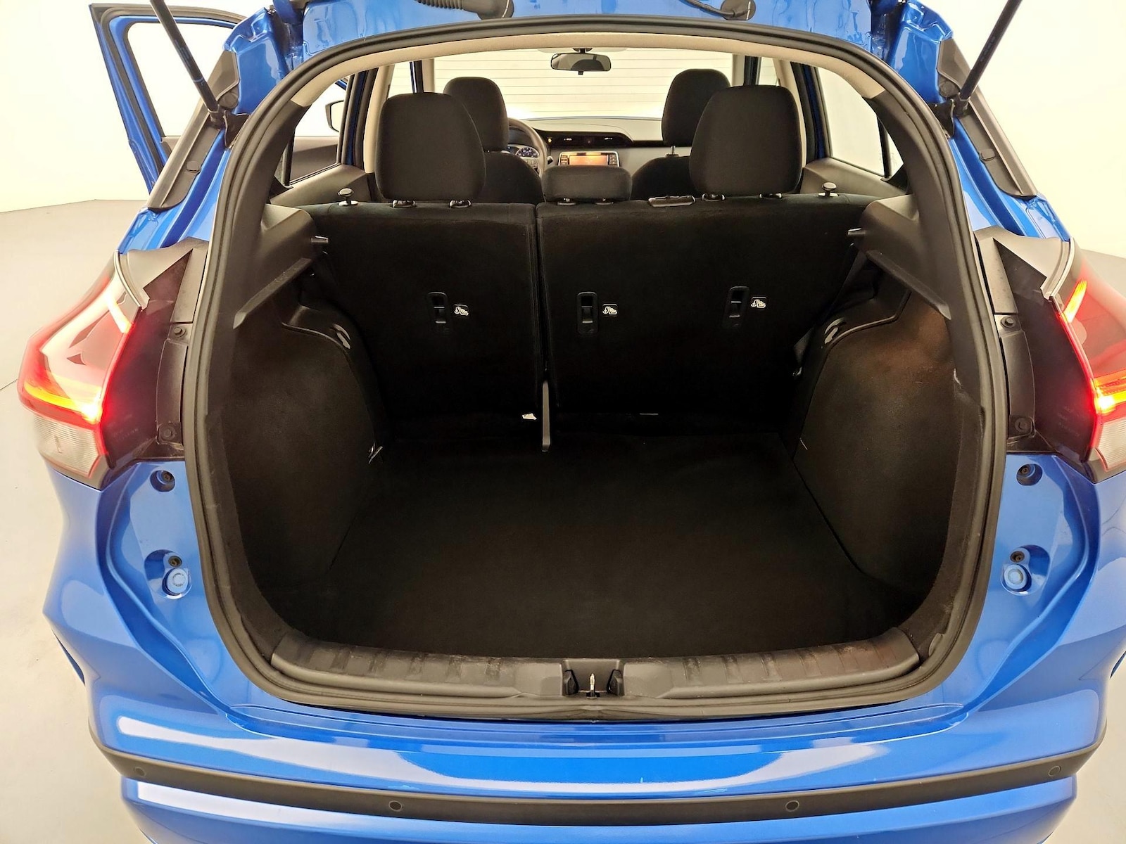 2024 Nissan Kicks S - Photo 21