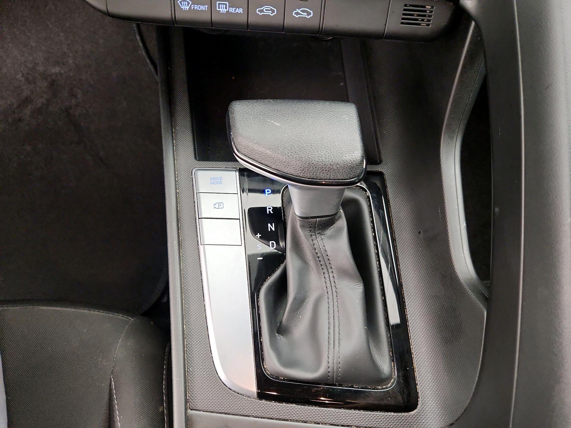 Thumbnail: 2022 Hyundai Elantra - 17