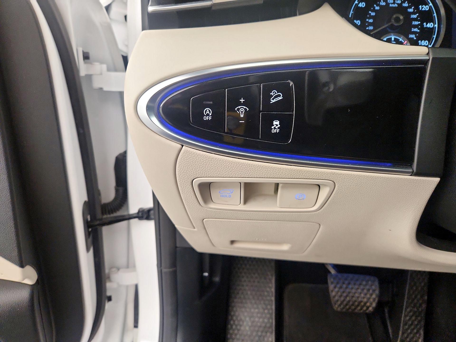 Thumbnail: 2023 Genesis GV70 - 13