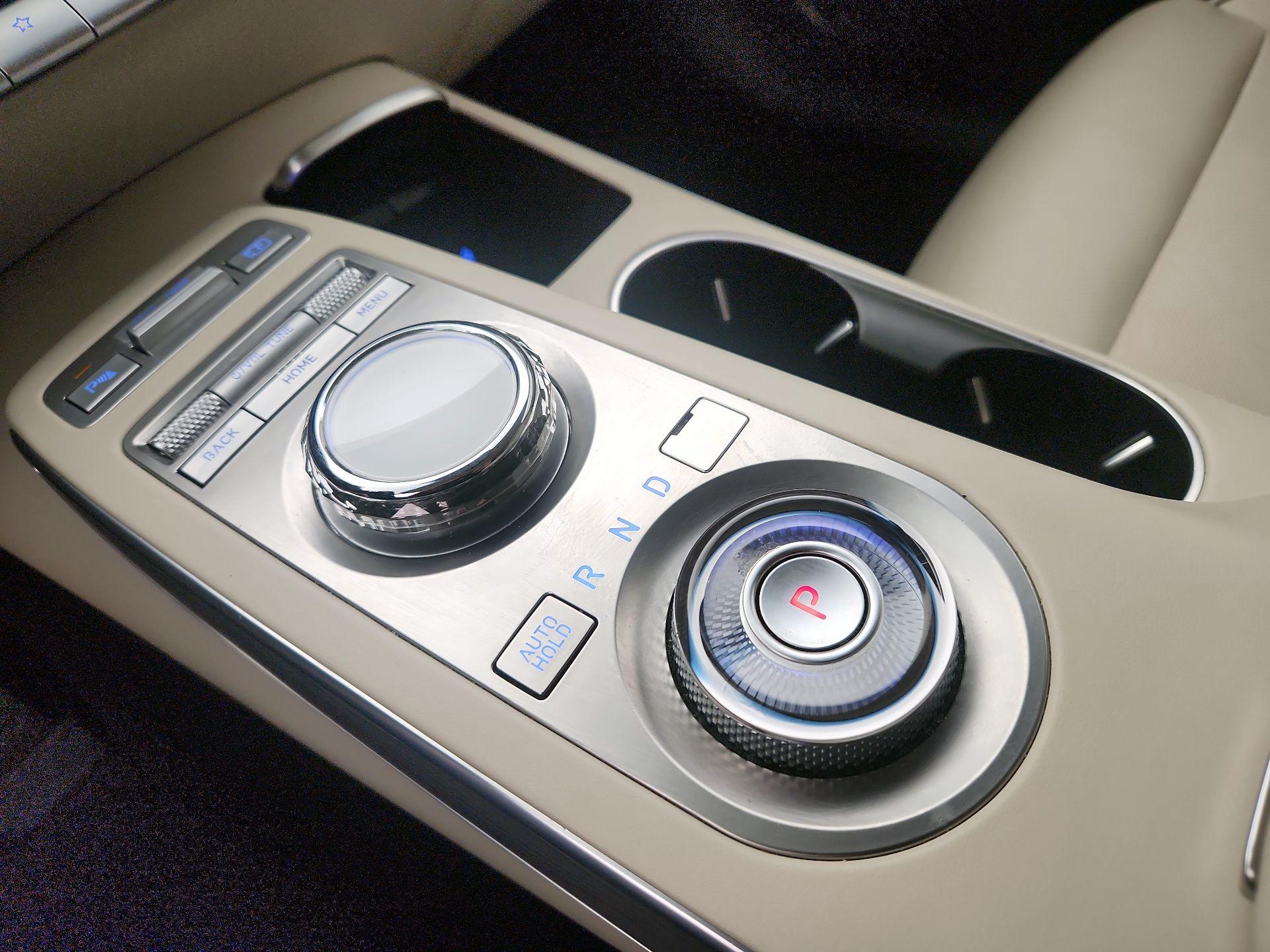 Thumbnail: 2023 Genesis GV70 - 18