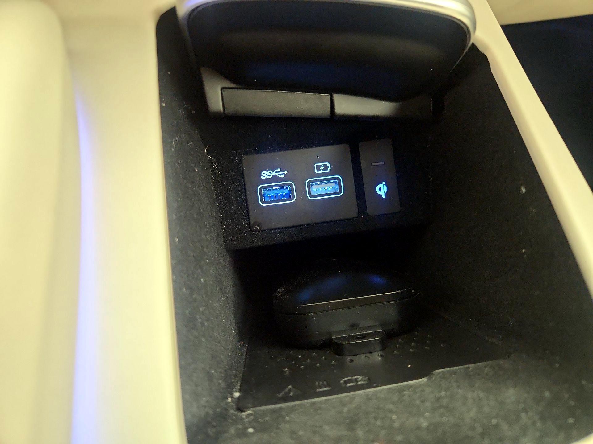 Thumbnail: 2023 Genesis GV70 - 19