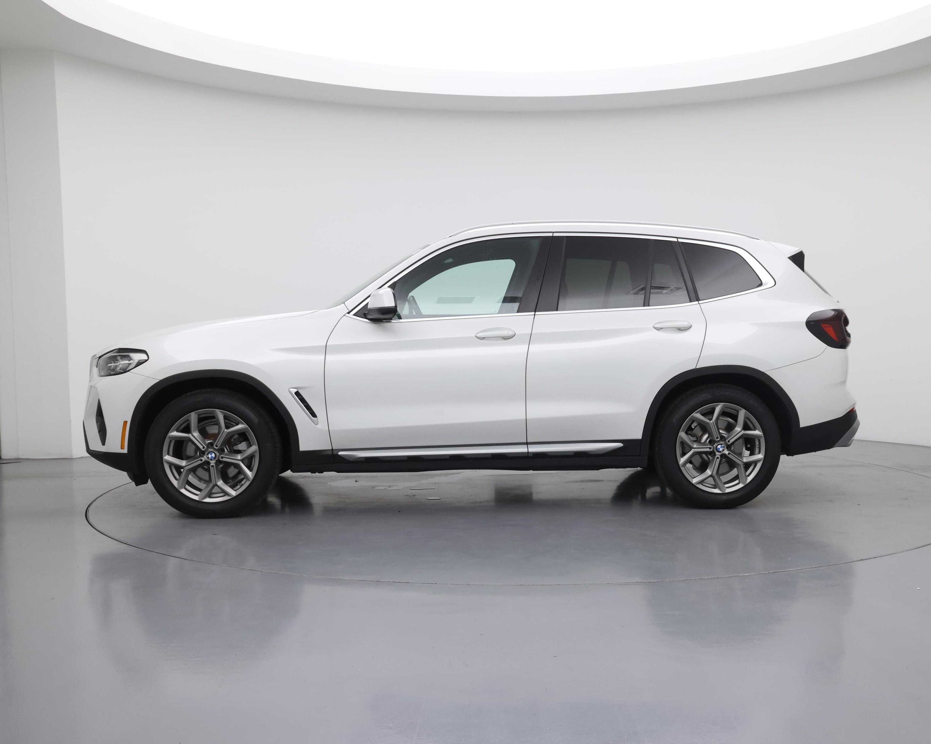 Thumbnail: 2022 BMW X3 - 3