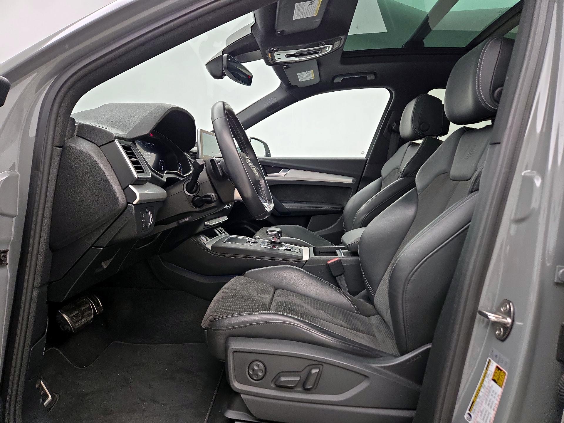 Thumbnail: 2020 Audi SQ5 - 11