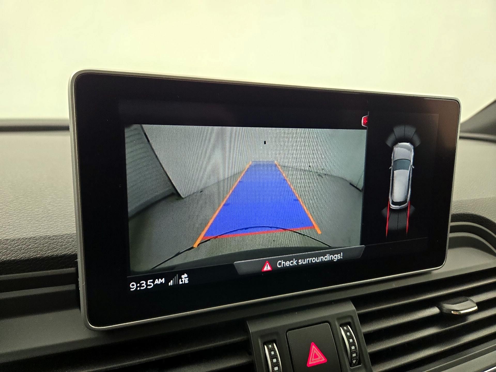 Thumbnail: 2020 Audi SQ5 - 15