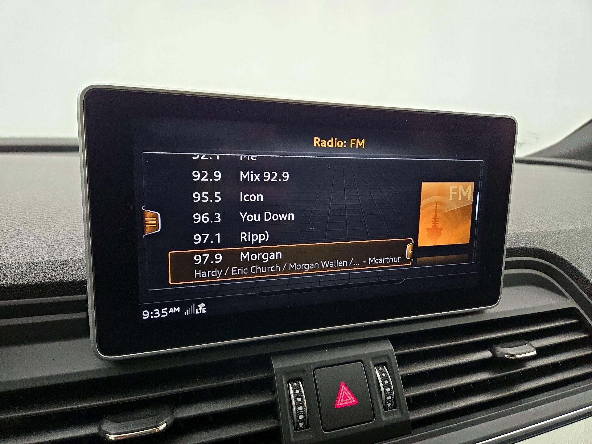 Thumbnail: 2020 Audi SQ5 - 16