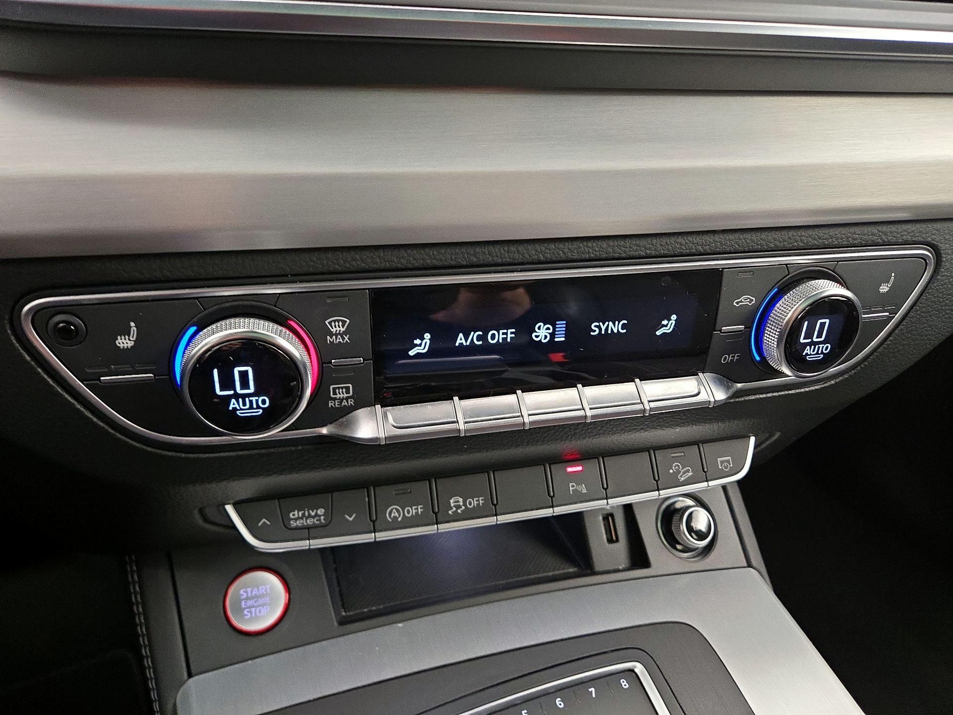 Thumbnail: 2020 Audi SQ5 - 17