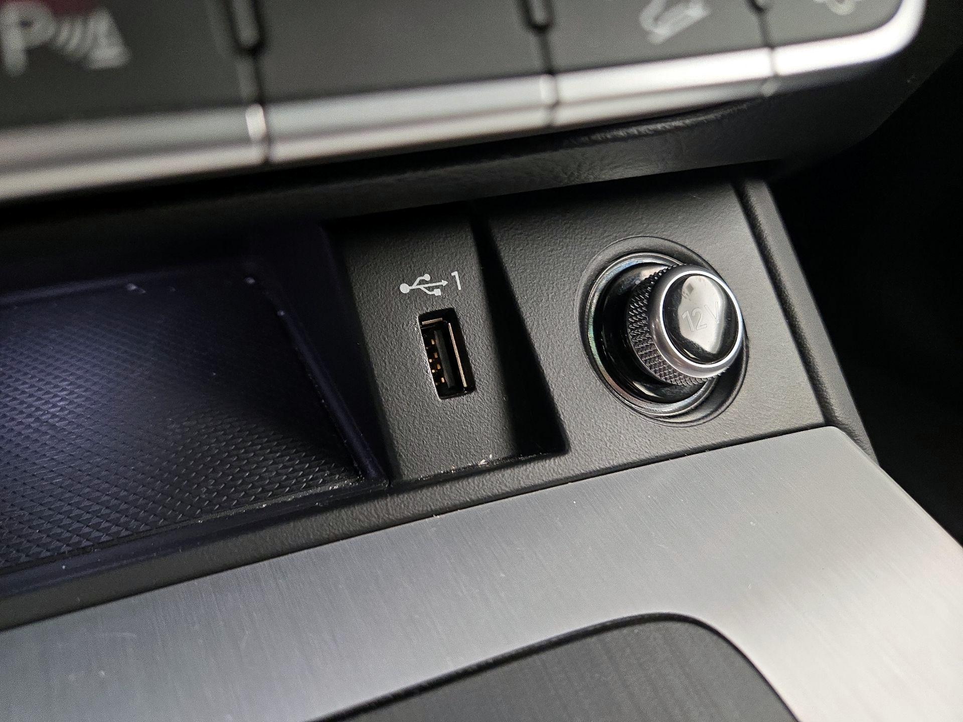 Thumbnail: 2020 Audi SQ5 - 19