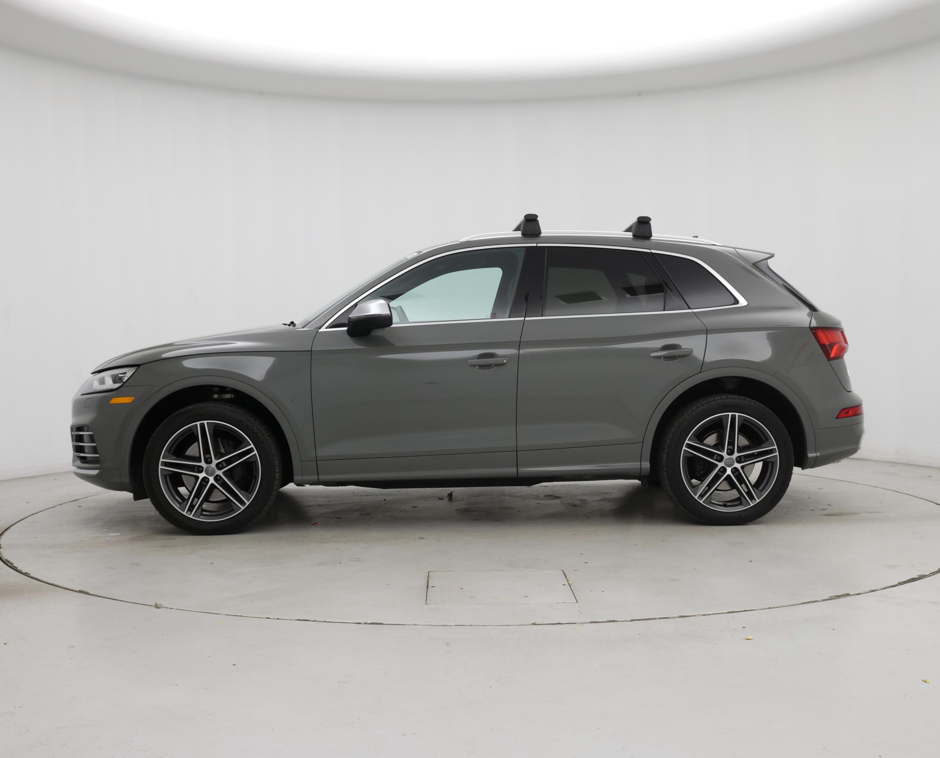 Thumbnail: 2020 Audi SQ5 - 3