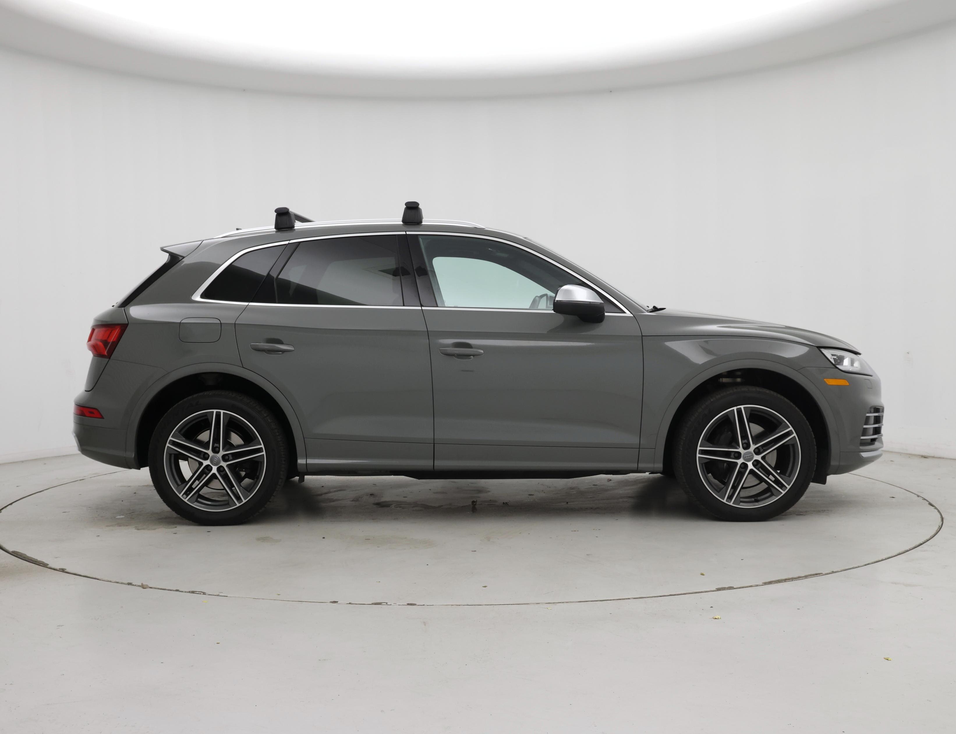 Thumbnail: 2020 Audi SQ5 - 7