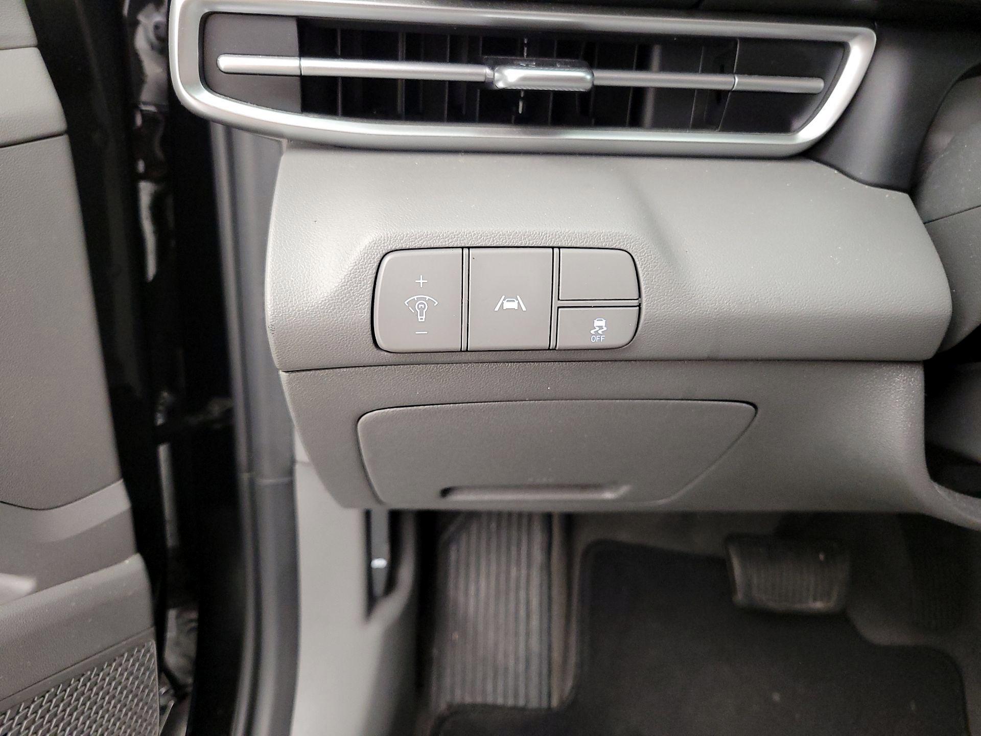 Thumbnail: 2022 Hyundai Elantra - 13