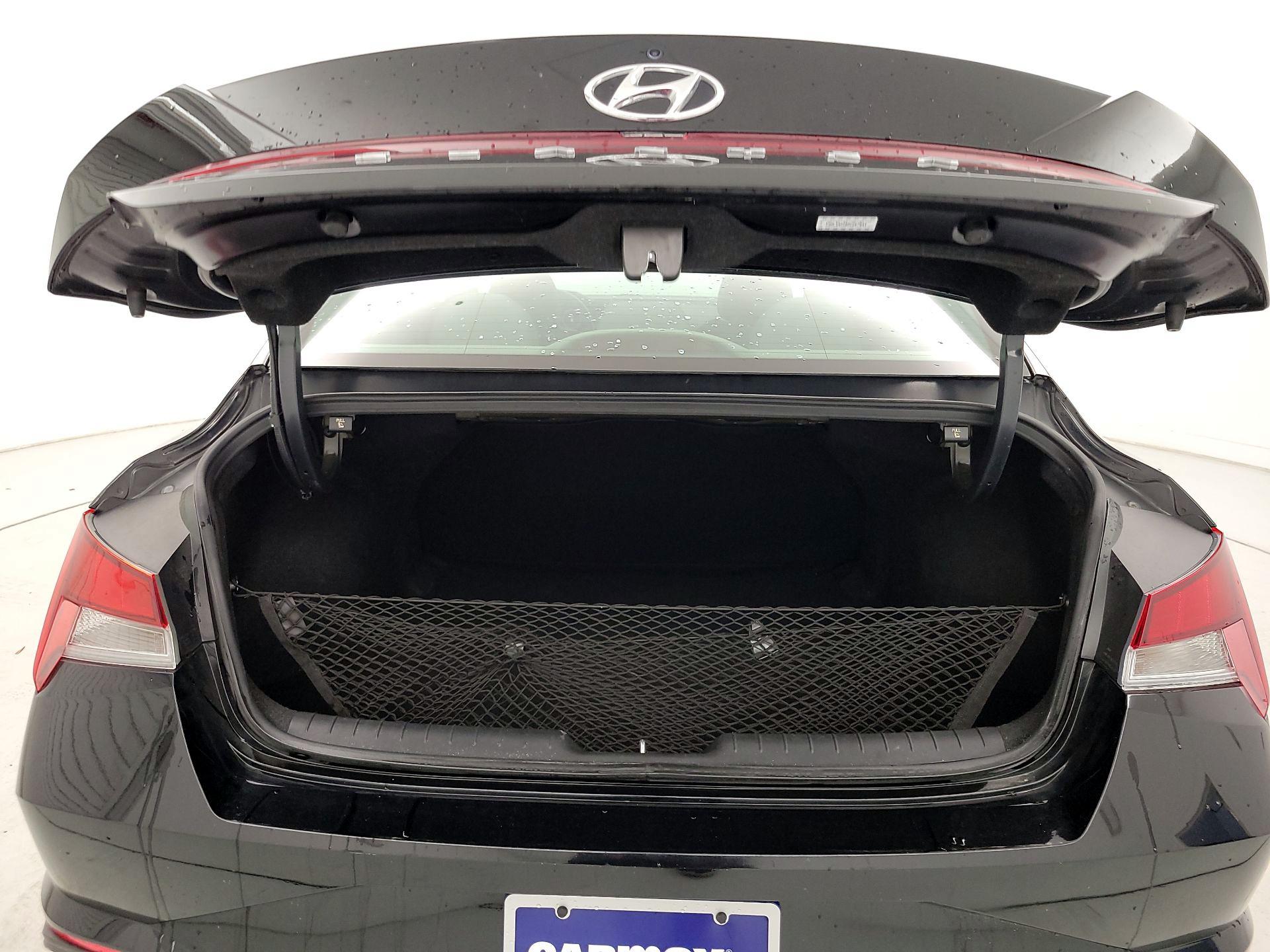 Thumbnail: 2022 Hyundai Elantra - 20