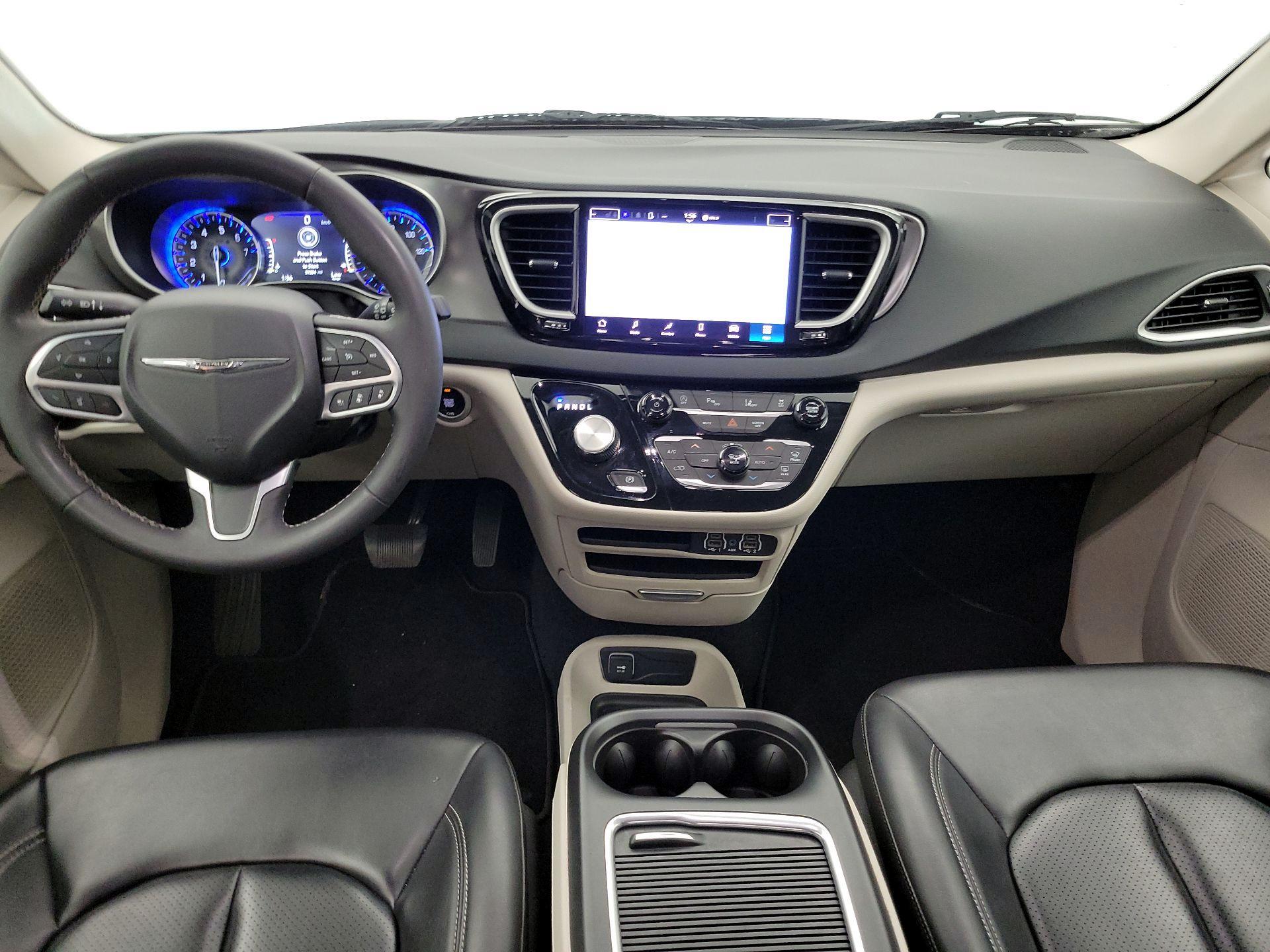 Thumbnail: 2023 Chrysler Pacifica - 9