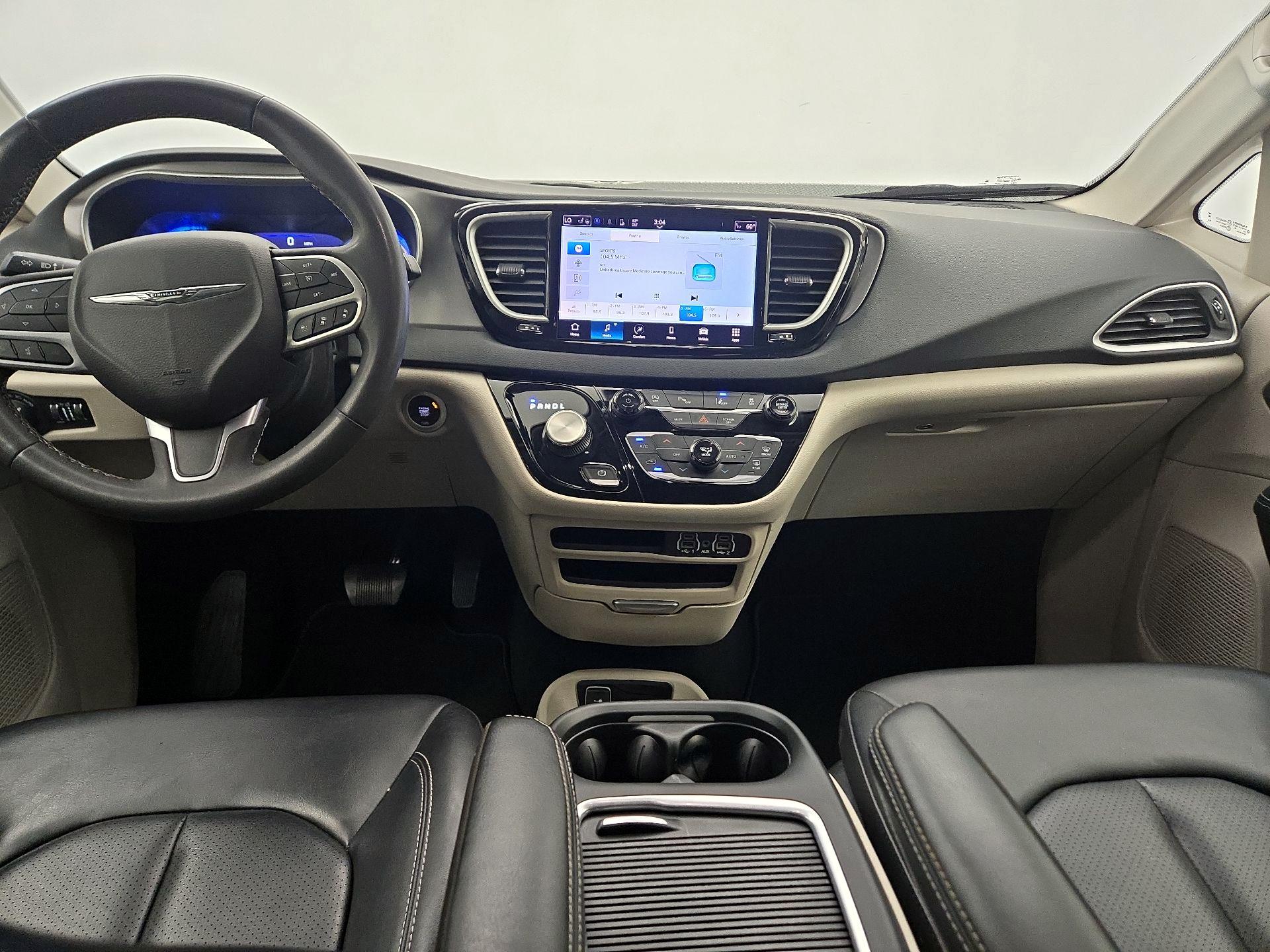 Thumbnail: 2023 Chrysler Pacifica - 9