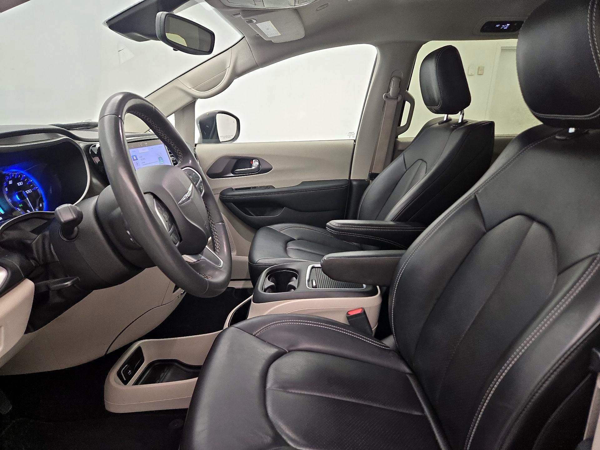 Thumbnail: 2023 Chrysler Pacifica - 11