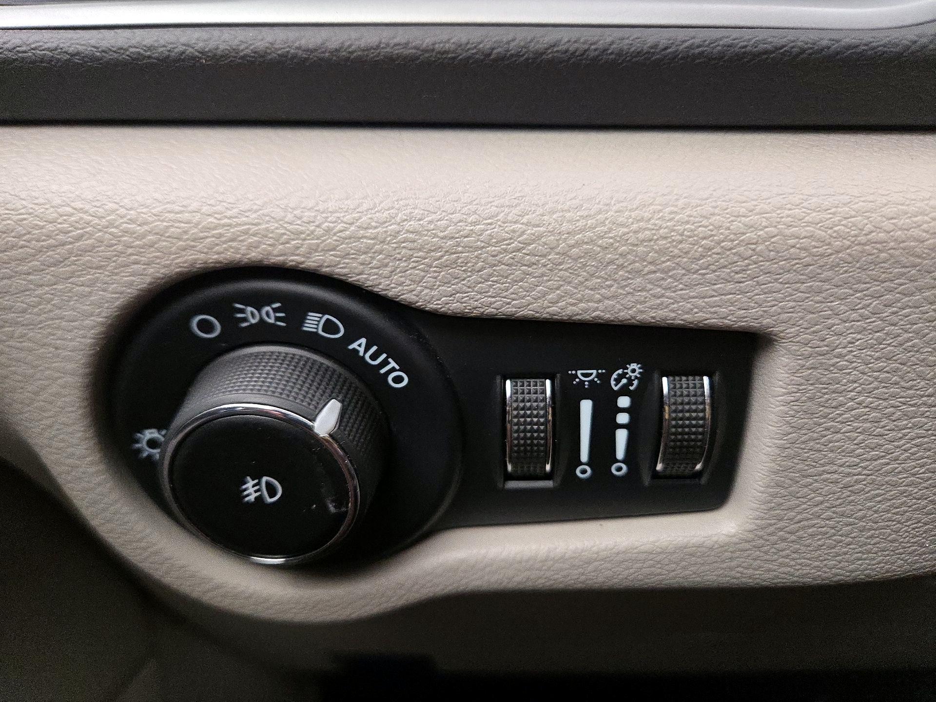 Thumbnail: 2023 Chrysler Pacifica - 13