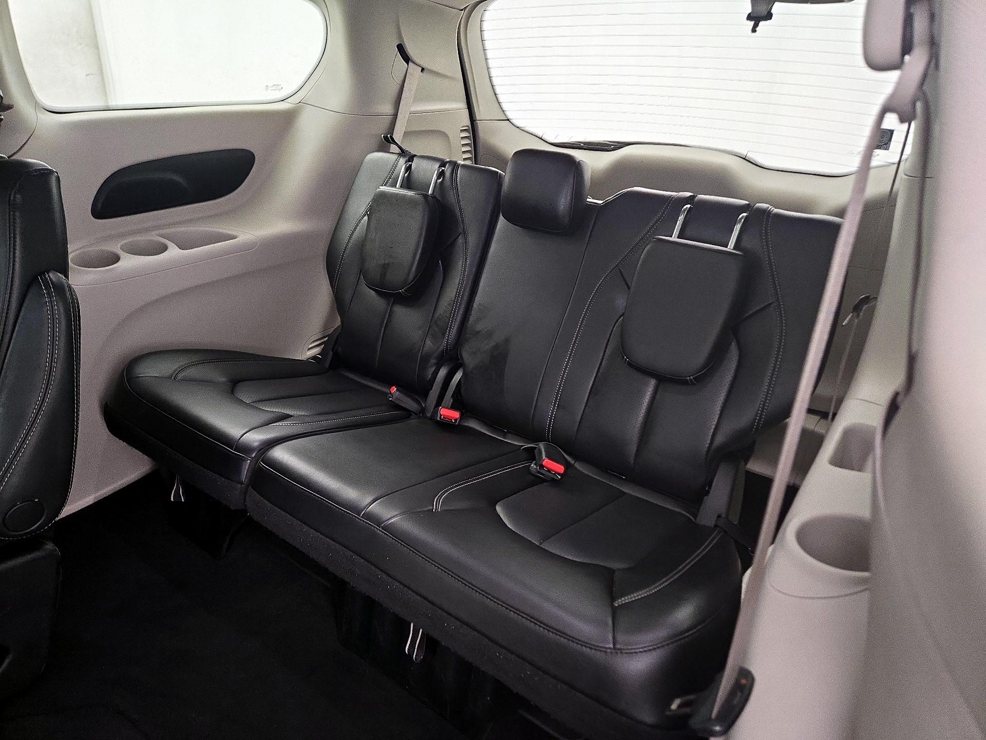 Thumbnail: 2023 Chrysler Pacifica - 20