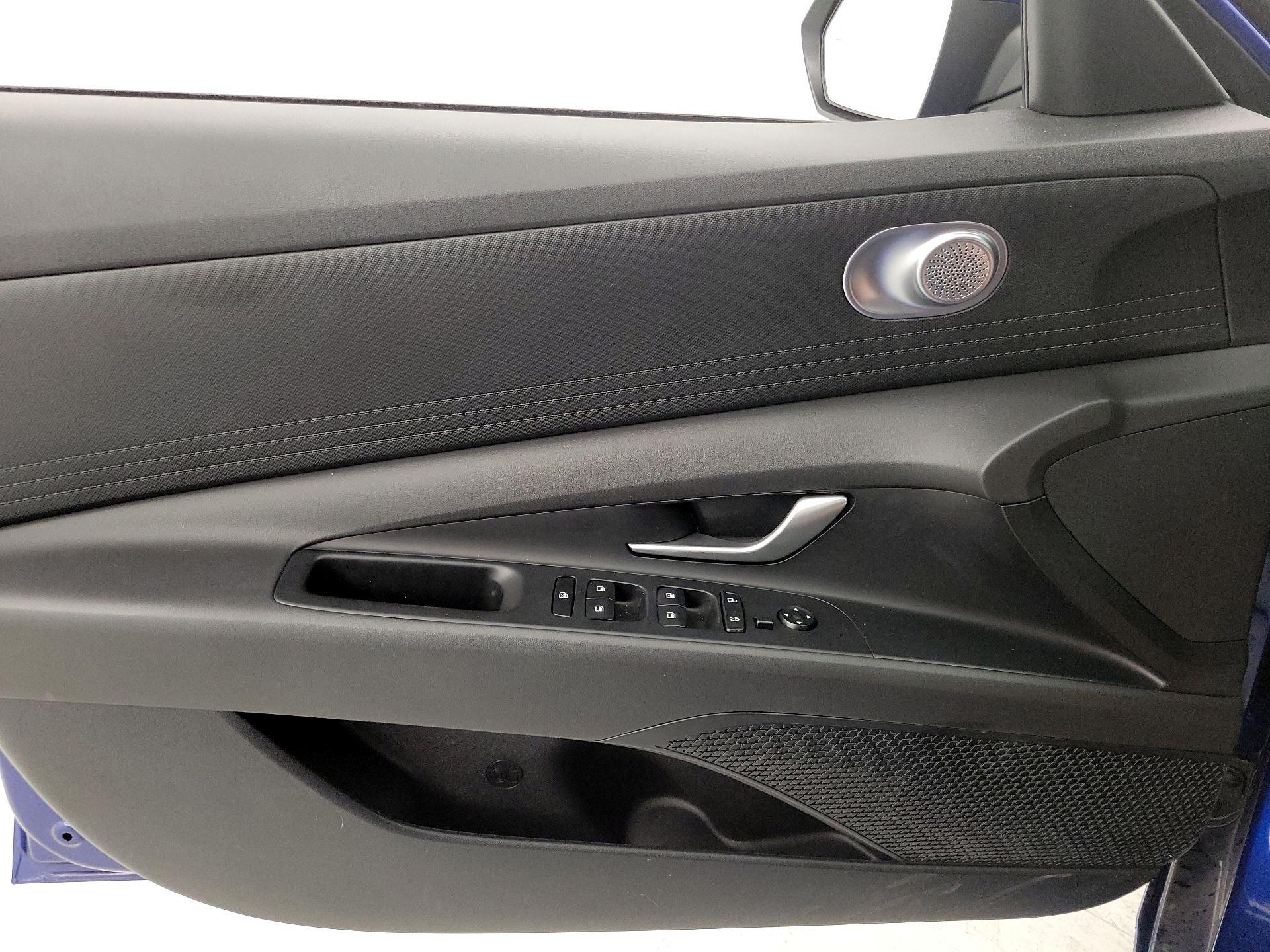 Thumbnail: 2023 Hyundai Elantra - 12