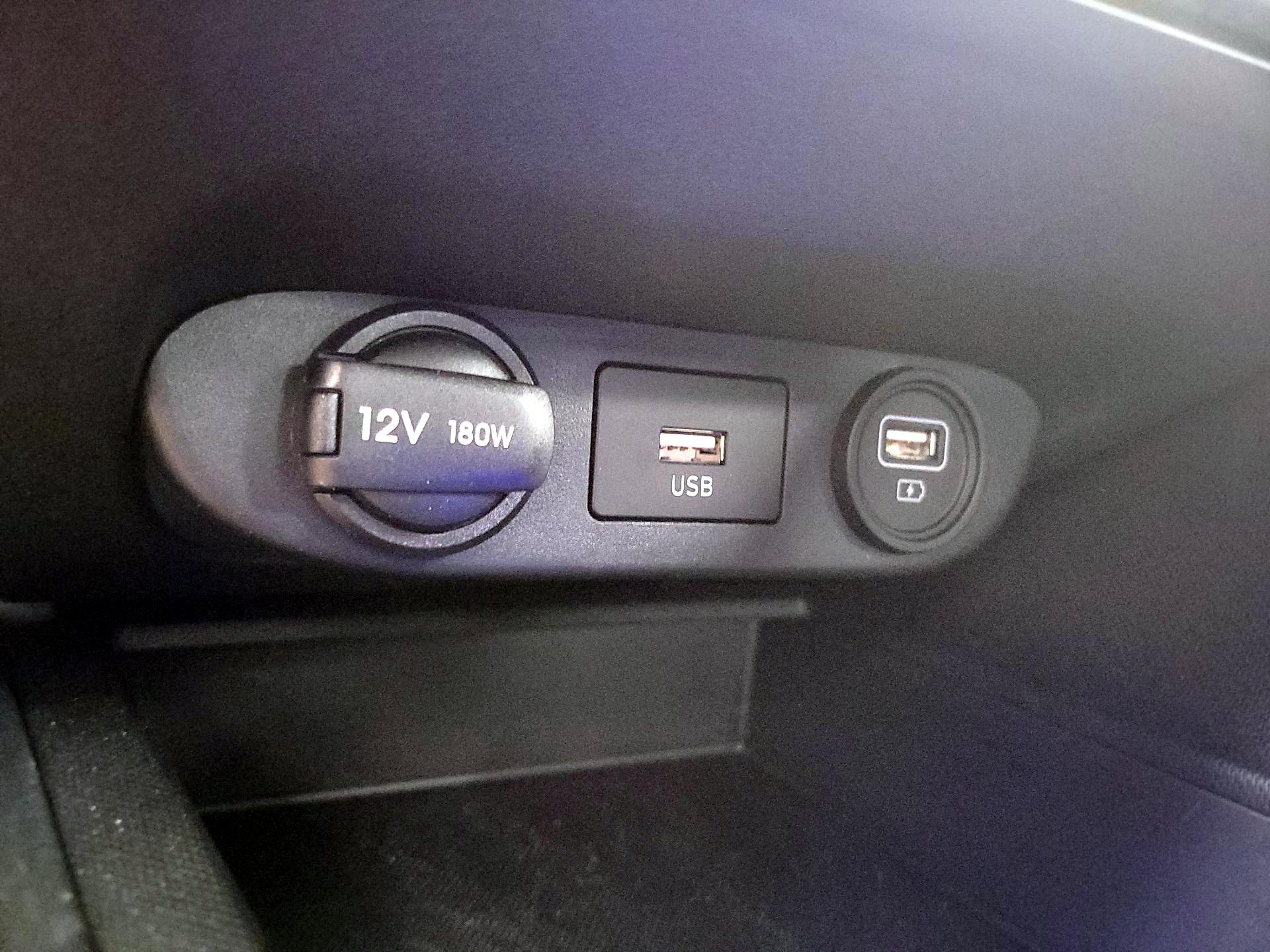 Thumbnail: 2023 Hyundai Elantra - 18