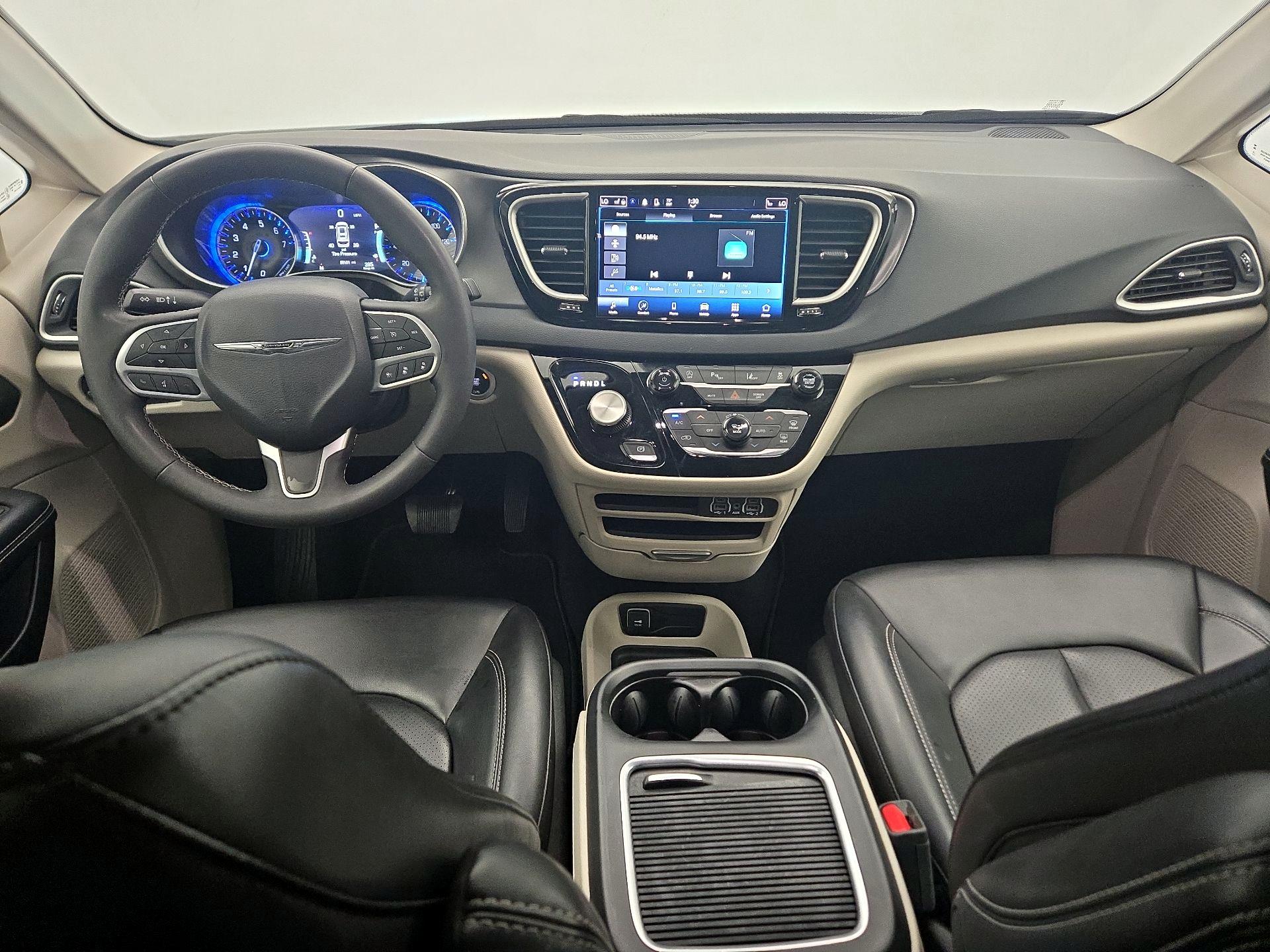 Thumbnail: 2023 Chrysler Pacifica - 9