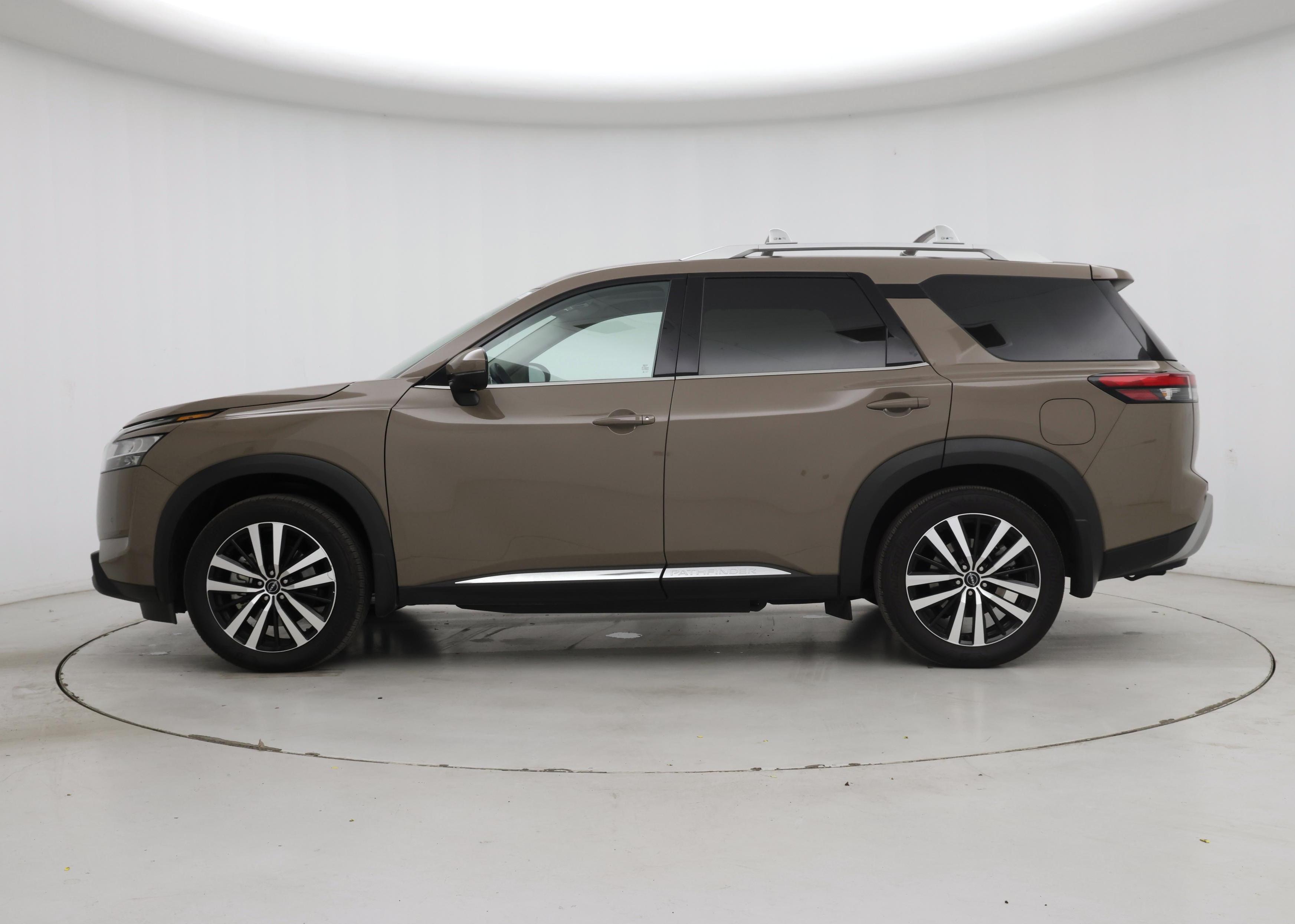 Thumbnail: 2024 Nissan Pathfinder - 3