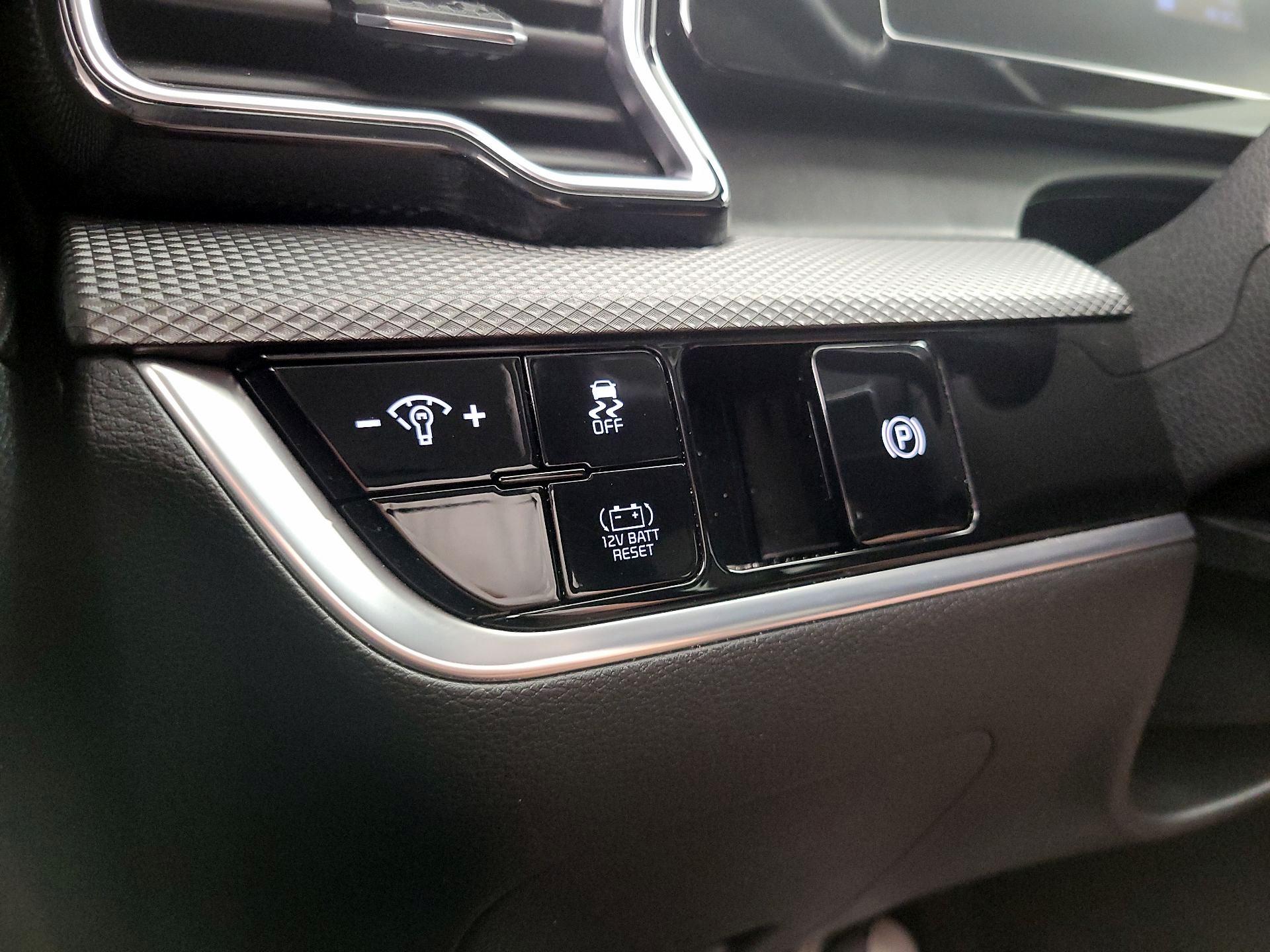 Thumbnail: 2023 Kia Sportage - 13