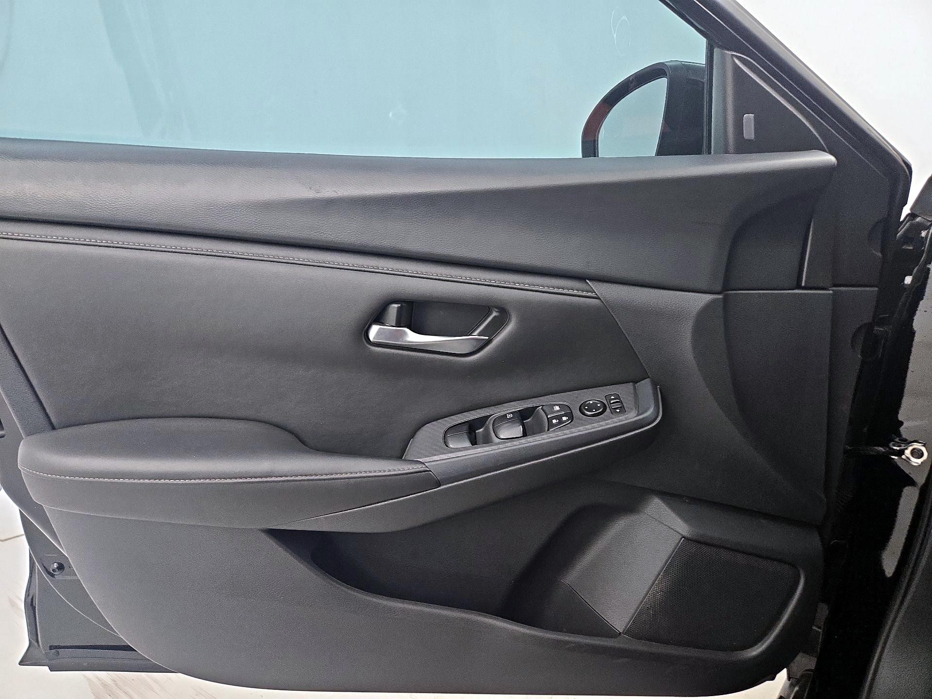 Thumbnail: 2023 Nissan Sentra - 12