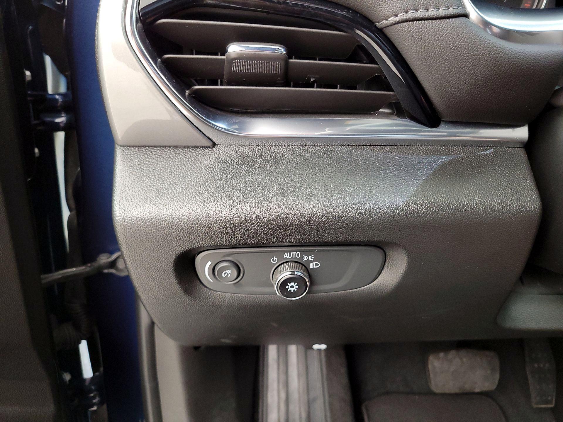 Thumbnail: 2023 Chevrolet Traverse - 13